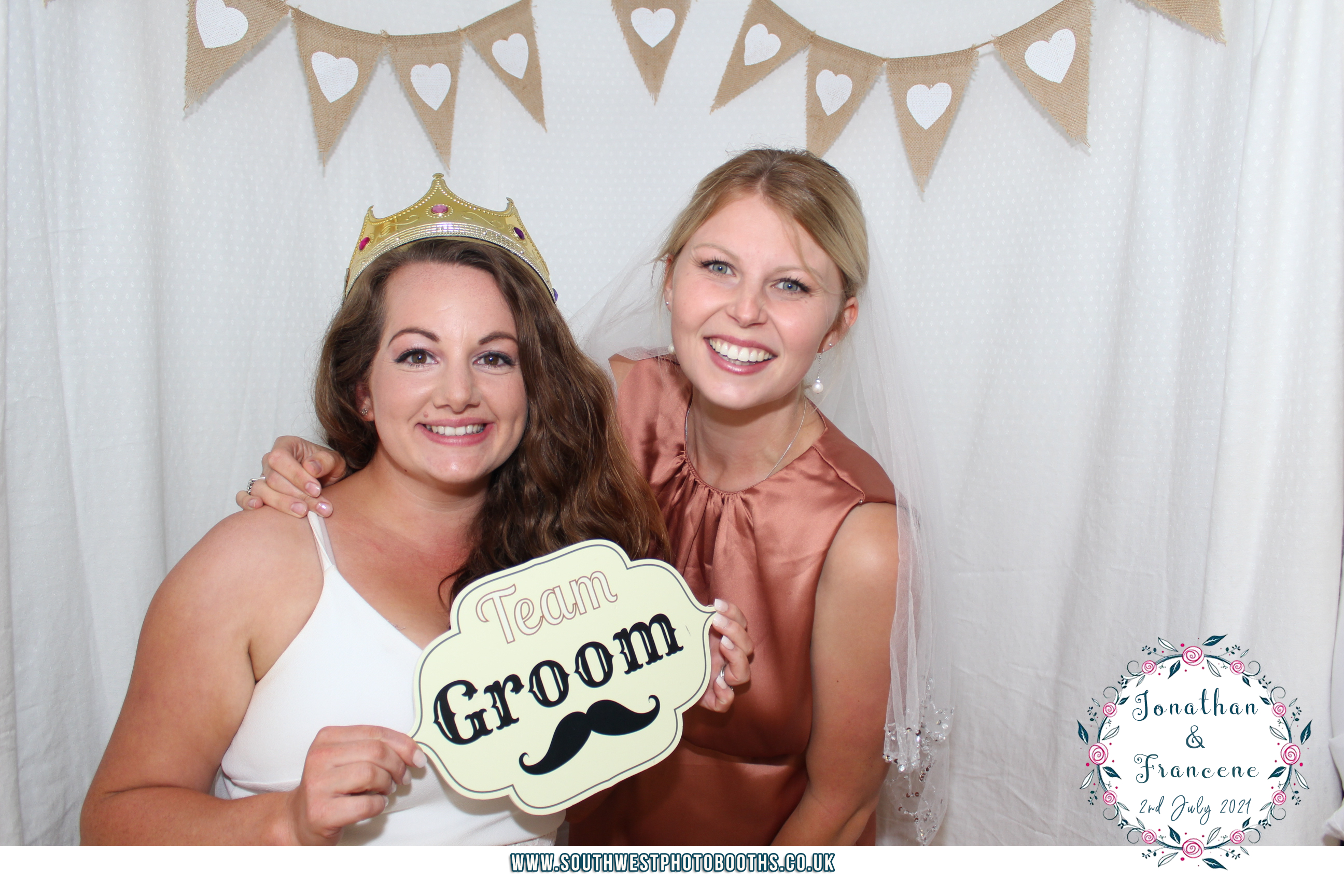 Jonathan and Francene | View more photos from the event at gallery.southwestphotobooths.co.uk/u/SWPB/Jonathan-and-Francene