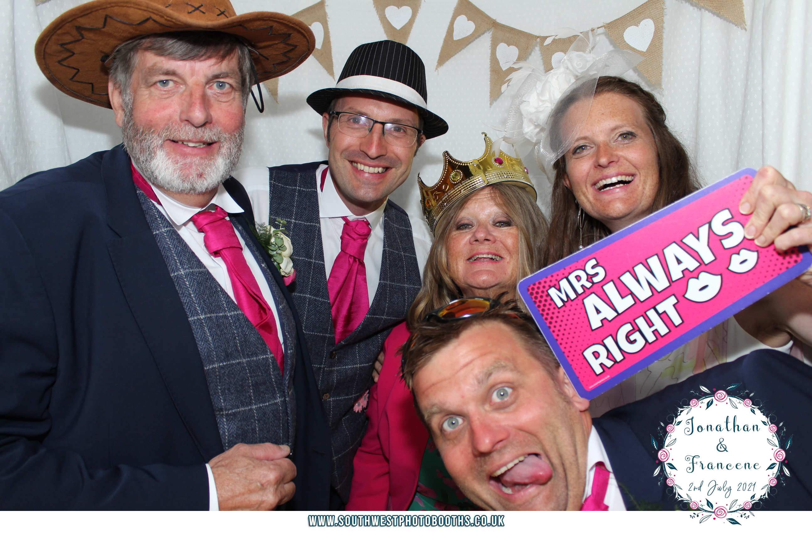 Jonathan and Francene | View more photos from the event at gallery.southwestphotobooths.co.uk/u/SWPB/Jonathan-and-Francene
