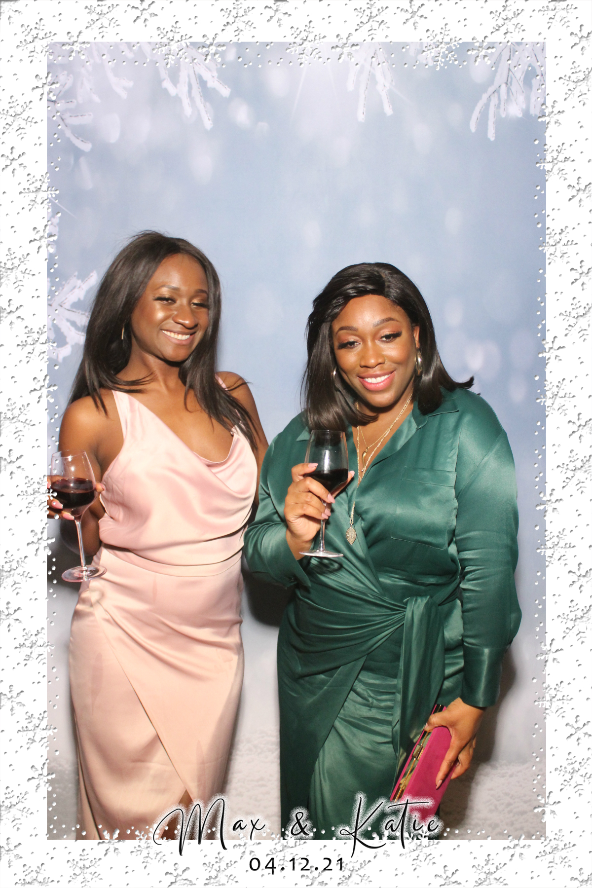 Max and Katie | View more photos from the event at gallery.southwestphotobooths.co.uk/u/SWPB/Max-and-Katie