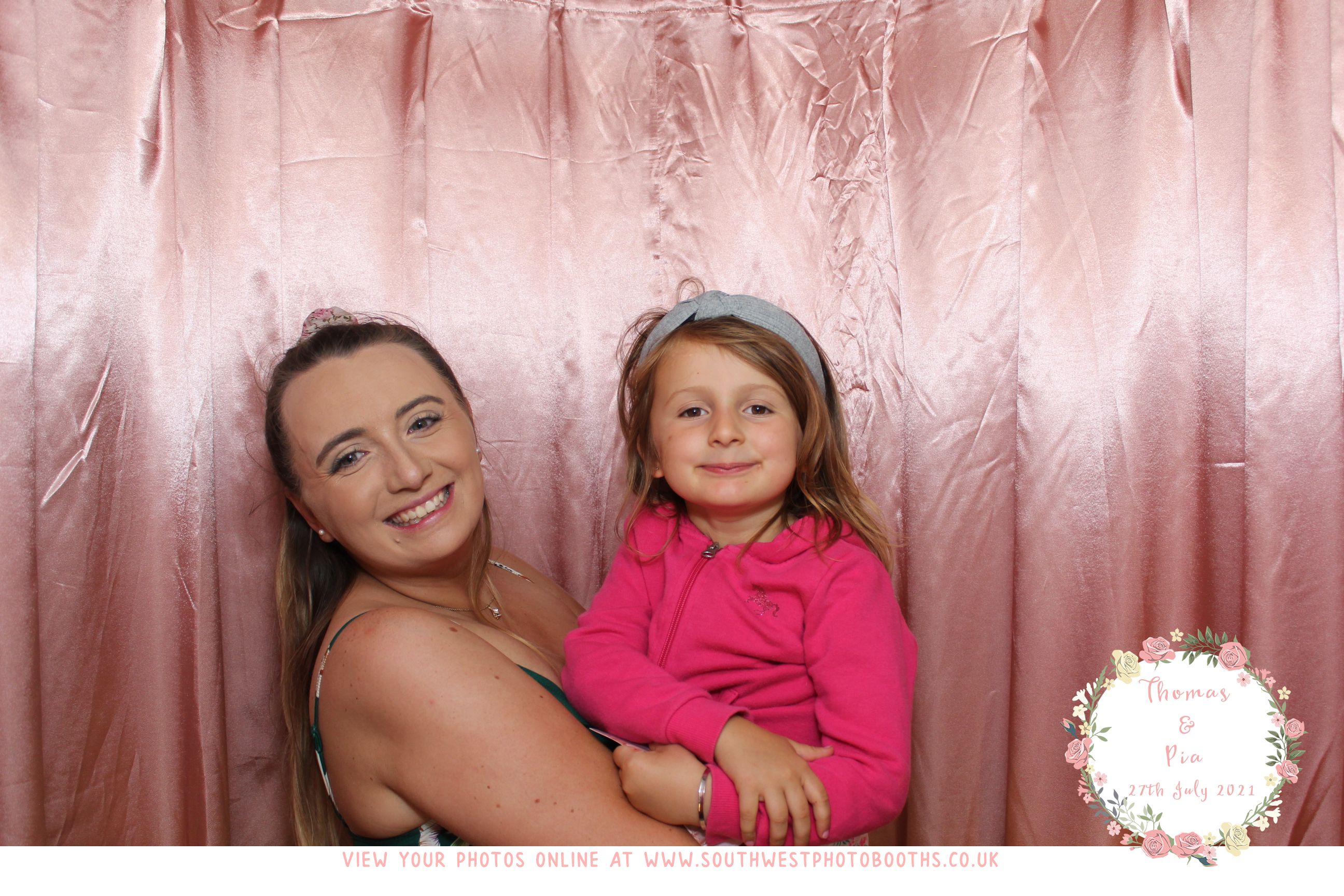 Thomas and Pia | View more photos from the event at gallery.southwestphotobooths.co.uk/u/SWPB/Thomas-and-Pia