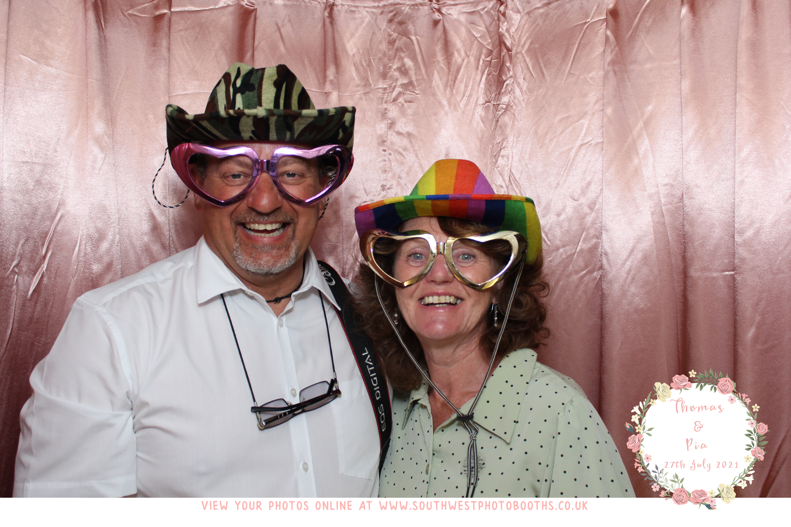 Thomas and Pia | View more photos from the event at gallery.southwestphotobooths.co.uk/u/SWPB/Thomas-and-Pia