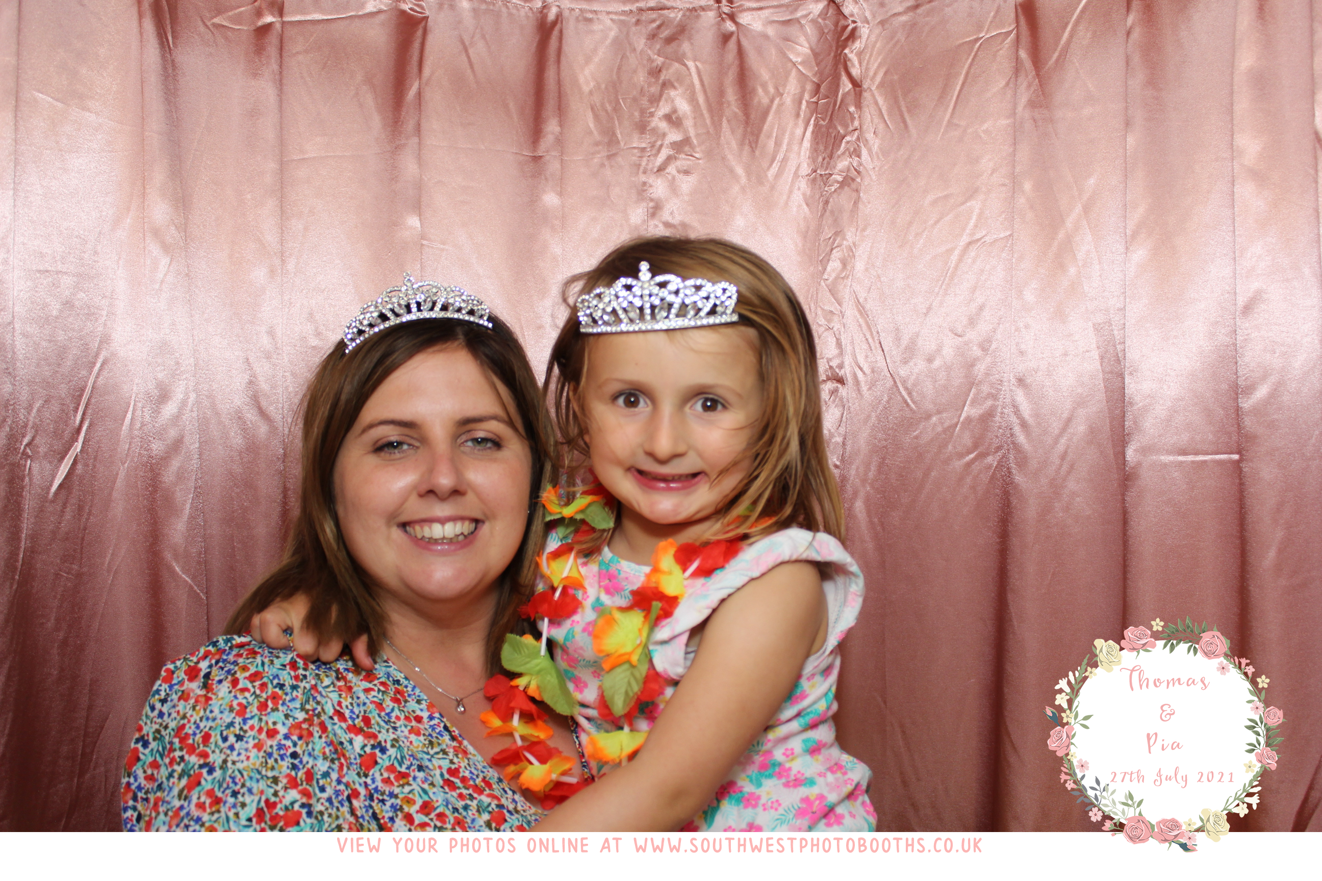 Thomas and Pia | View more photos from the event at gallery.southwestphotobooths.co.uk/u/SWPB/Thomas-and-Pia