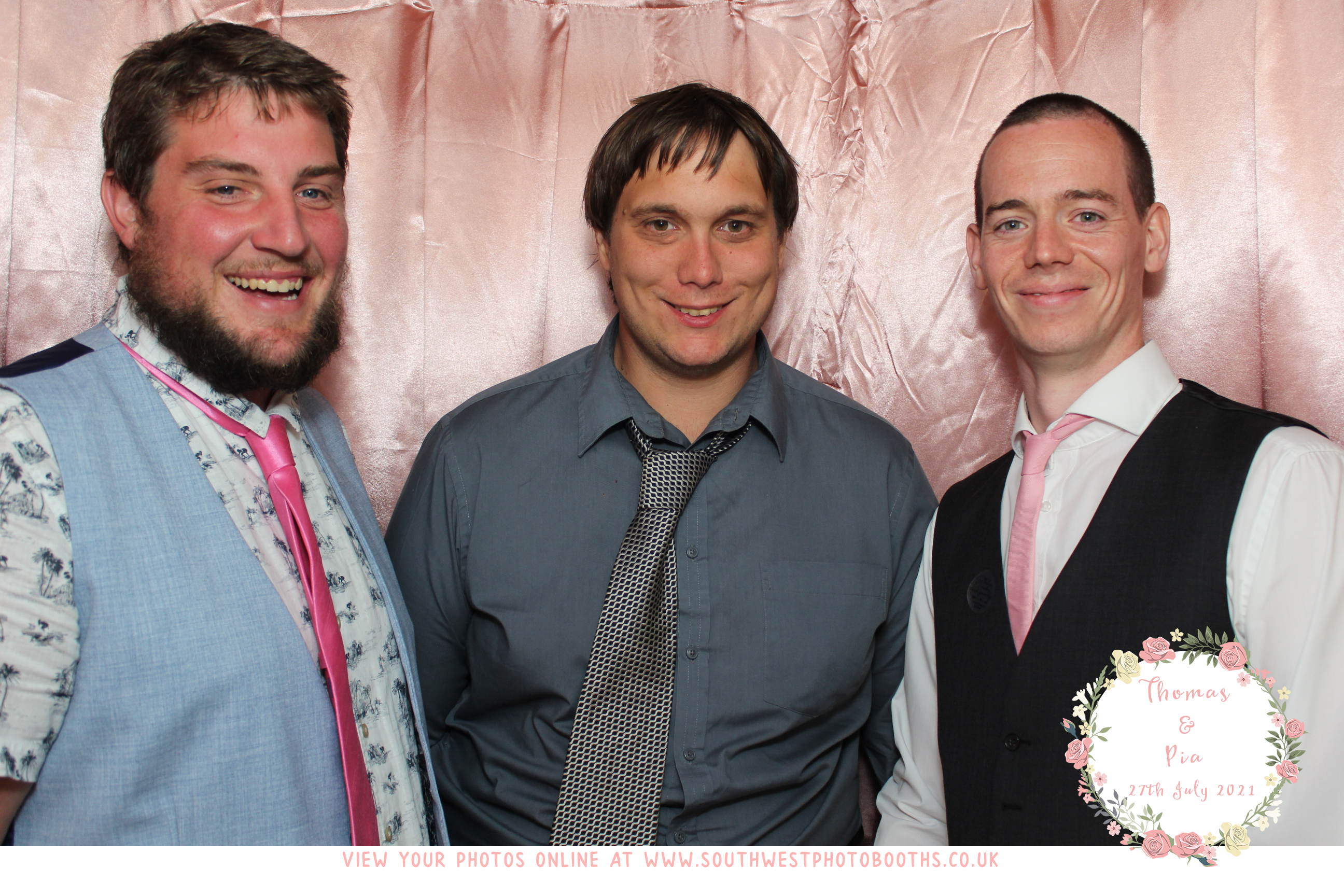 Thomas and Pia | View more photos from the event at gallery.southwestphotobooths.co.uk/u/SWPB/Thomas-and-Pia