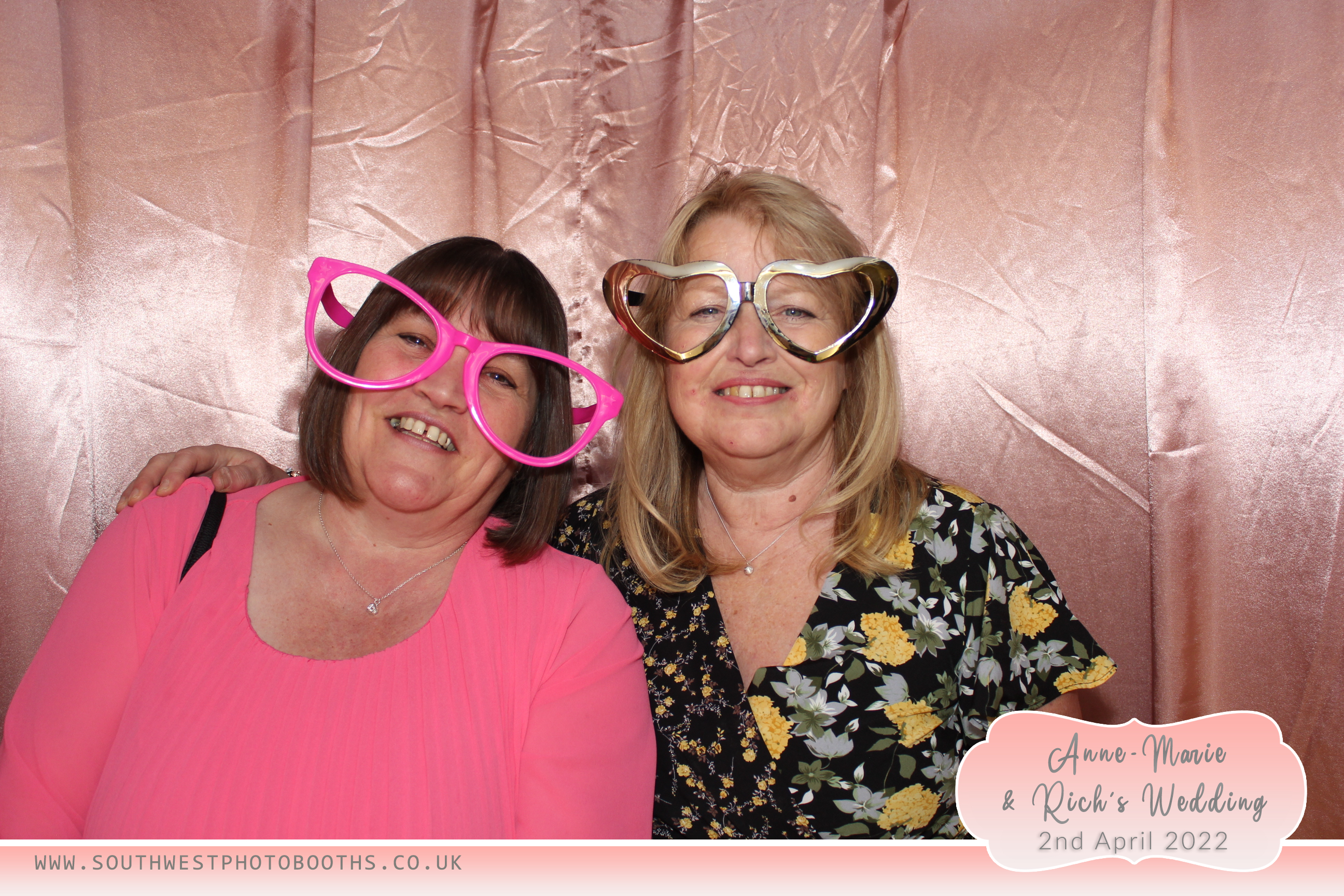 Anne-Marie and Rich | View more photos from the event at gallery.southwestphotobooths.co.uk/u/SWPB/Anne-Marie-and-Rich