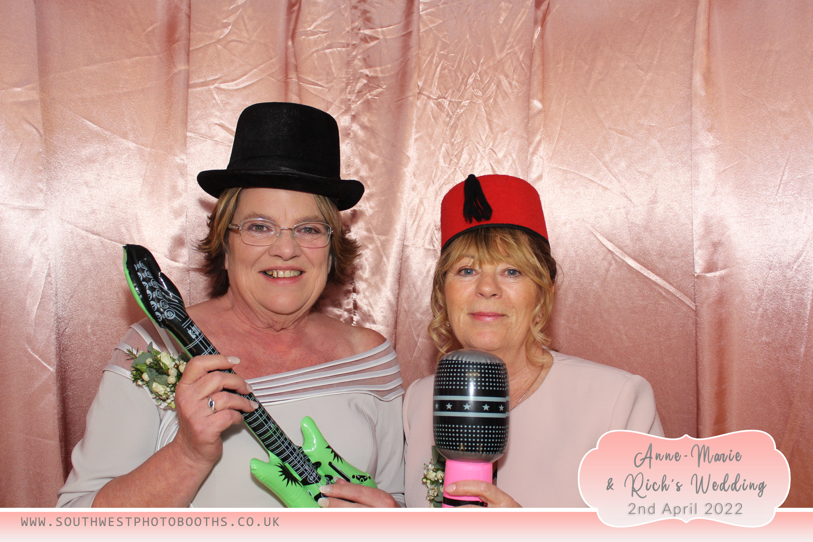 Anne-Marie and Rich | View more photos from the event at gallery.southwestphotobooths.co.uk/u/SWPB/Anne-Marie-and-Rich