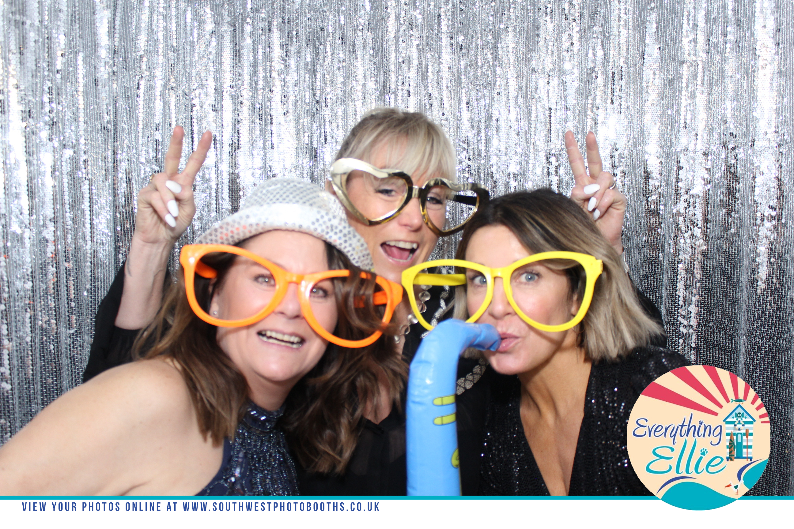 Everything Ellie Ball 2022 | View more photos from the event at gallery.southwestphotobooths.co.uk/u/SWPB/Everything-Ellie-Ball-2022