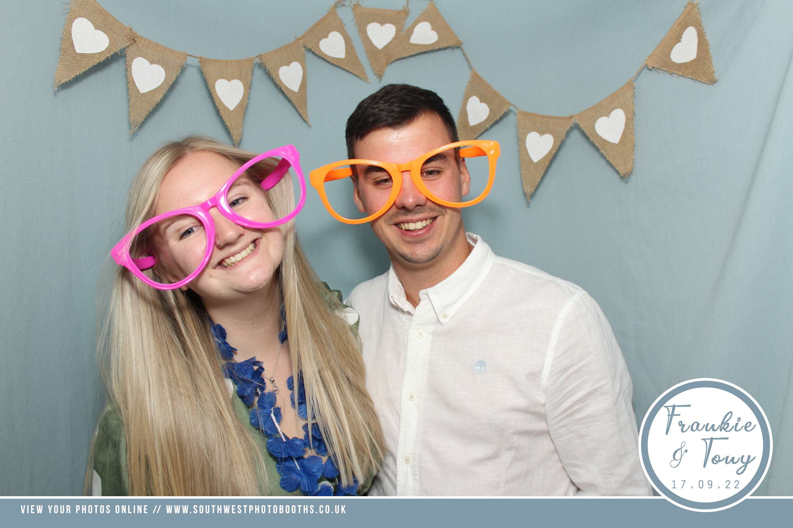 Frankie and Tony | View more photos from the event at gallery.southwestphotobooths.co.uk/u/SWPB/Frankie-and-Tony