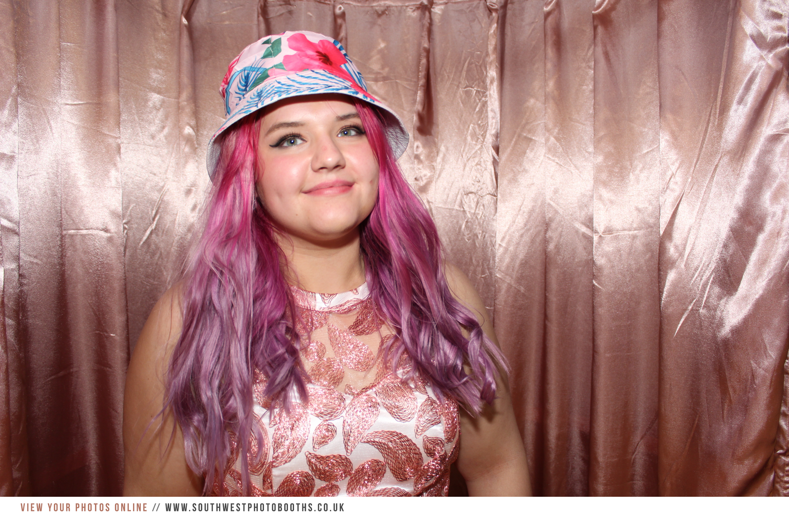 Grace & Martyn | View more photos from the event at gallery.southwestphotobooths.co.uk/u/SWPB/Grace-Martyn