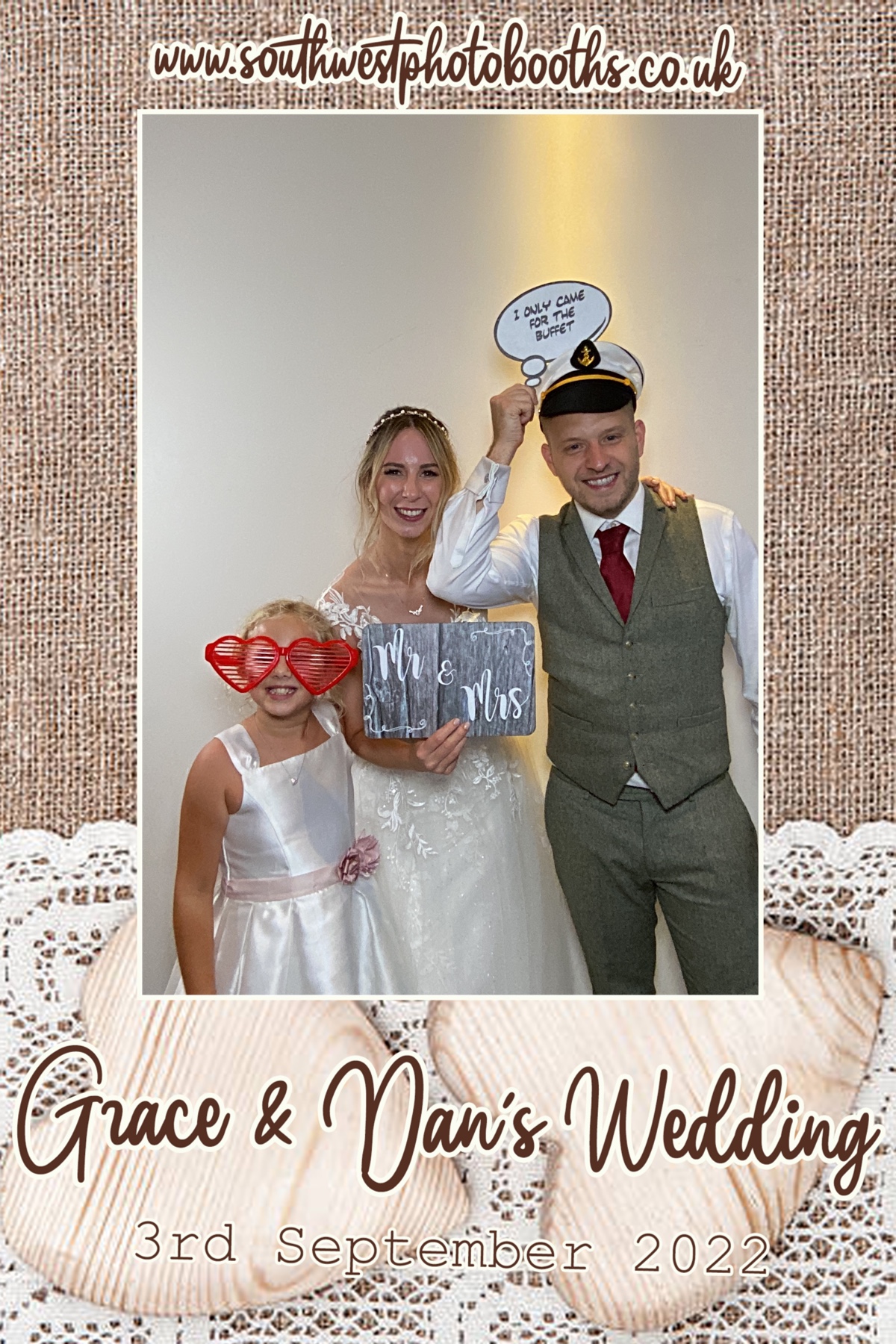 Grace and Dan | View more photos from the event at gallery.southwestphotobooths.co.uk/u/SWPB/Grace-and-Dan
