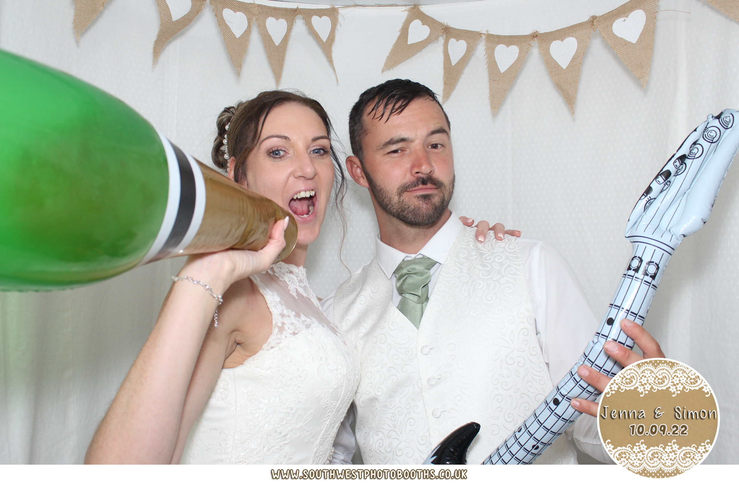 Jenna and Simon | View more photos from the event at gallery.southwestphotobooths.co.uk/u/SWPB/Jenna-and-Simon