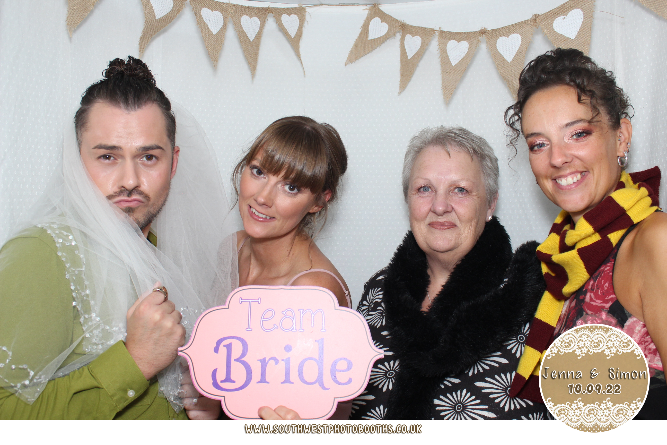 Jenna and Simon | View more photos from the event at gallery.southwestphotobooths.co.uk/u/SWPB/Jenna-and-Simon