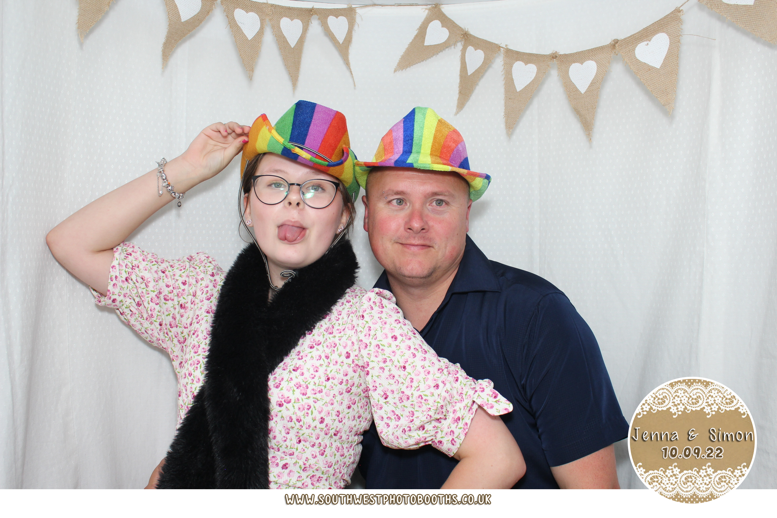 Jenna and Simon | View more photos from the event at gallery.southwestphotobooths.co.uk/u/SWPB/Jenna-and-Simon