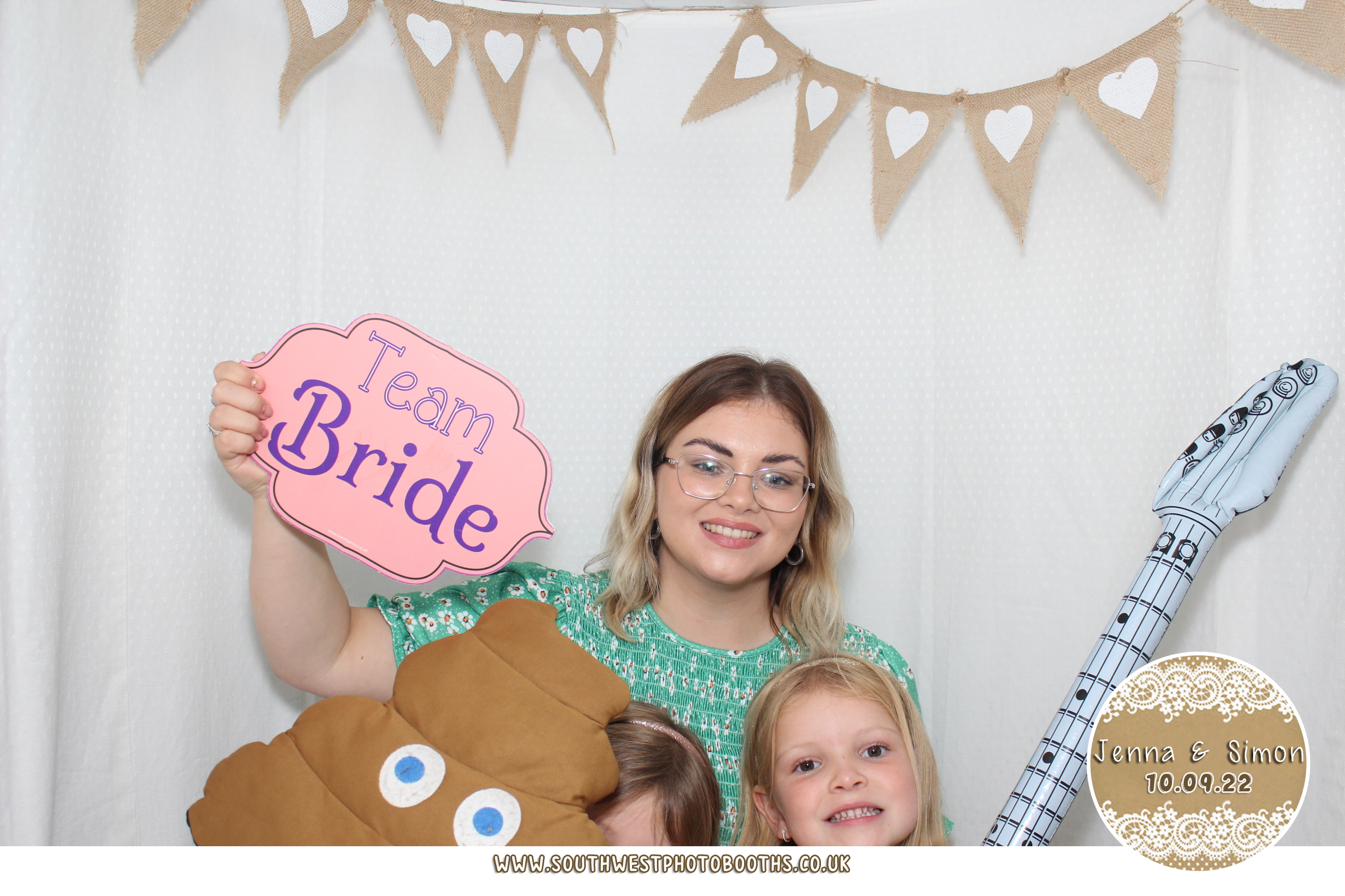 Jenna and Simon | View more photos from the event at gallery.southwestphotobooths.co.uk/u/SWPB/Jenna-and-Simon