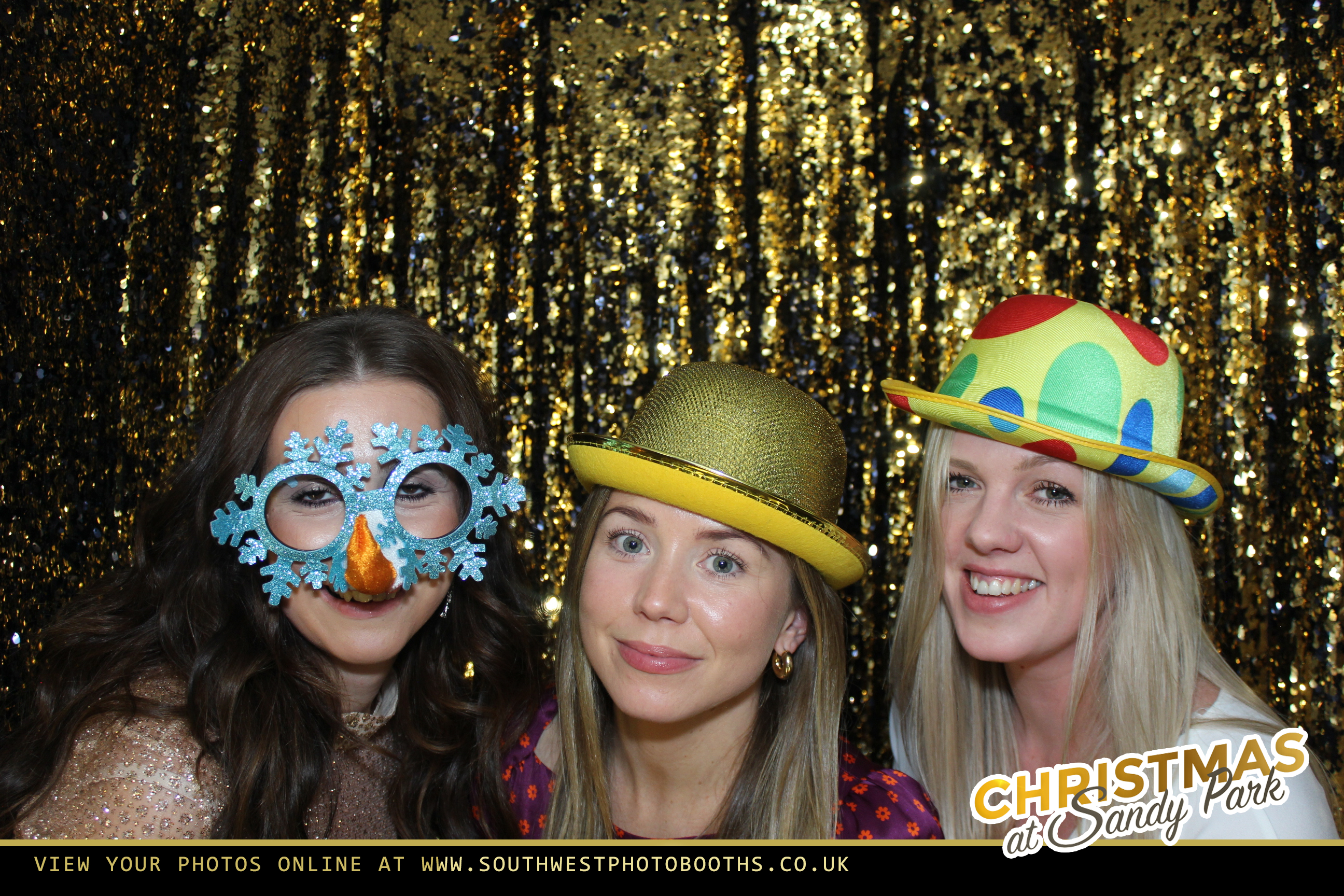 Live Band Christmas Party Night 16th December | View more photos from the event at gallery.southwestphotobooths.co.uk/u/SWPB/Live-Band-Christmas-Party-Night-16th-December