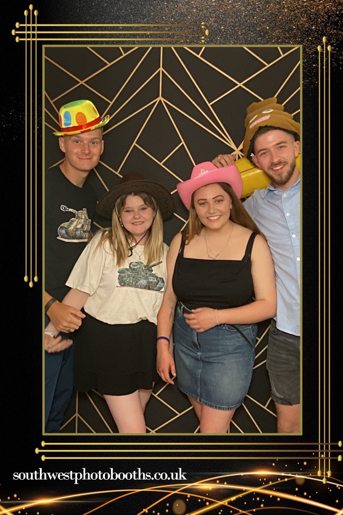 Louis, James and Laura 21st and Chloe 18th | View more photos from the event at gallery.southwestphotobooths.co.uk/u/SWPB/Louis-James-and-Laura-21st-and-Chloe-18th