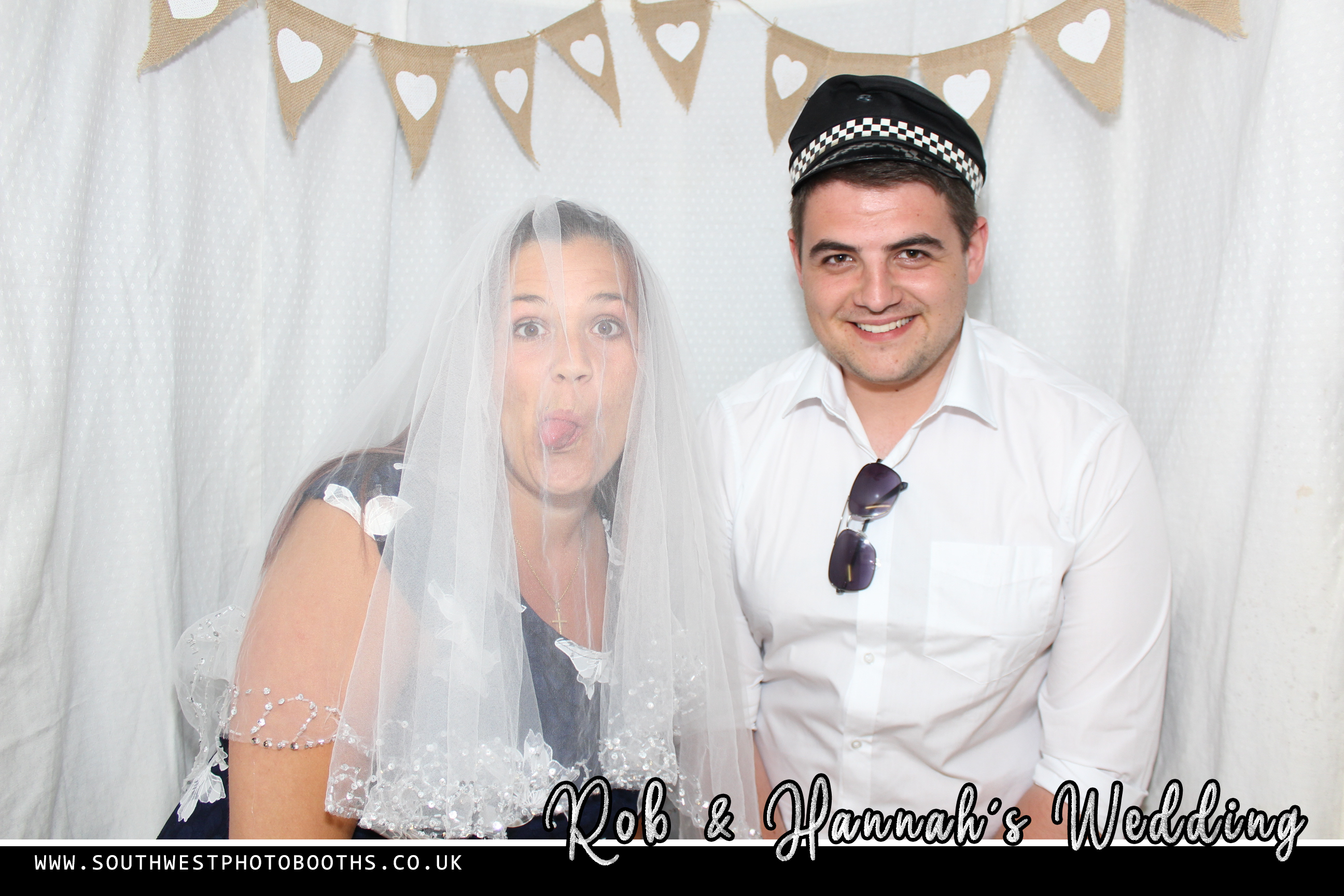 Rob and Hannah | View more photos from the event at gallery.southwestphotobooths.co.uk/u/SWPB/Rob-and-Hannah