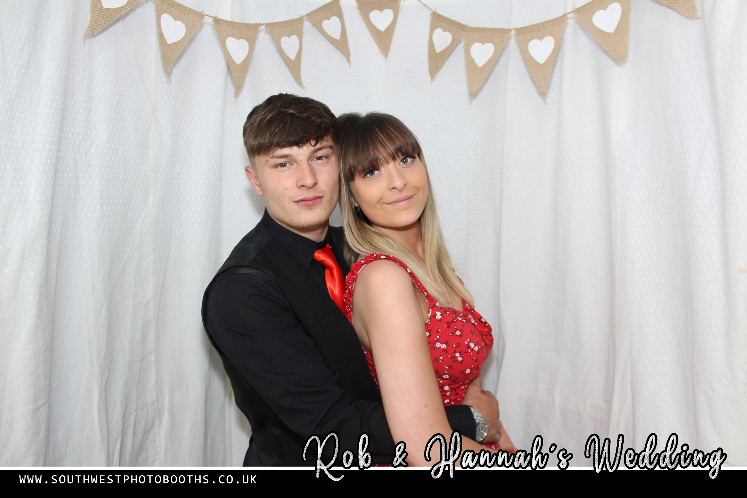 Rob and Hannah | View more photos from the event at gallery.southwestphotobooths.co.uk/u/SWPB/Rob-and-Hannah