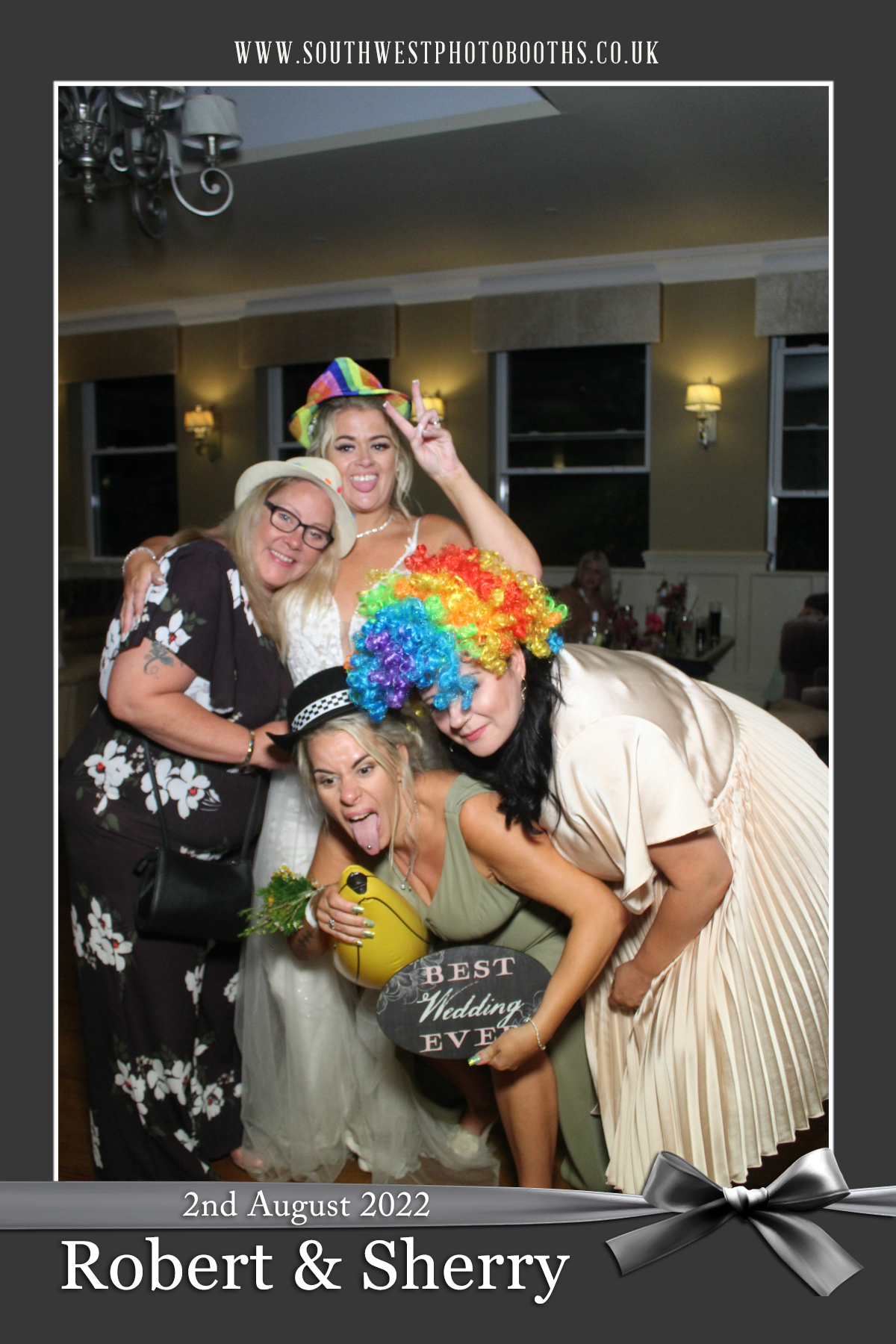 Robert and Sherry | View more photos from the event at gallery.southwestphotobooths.co.uk/u/SWPB/Robert-and-Sherry