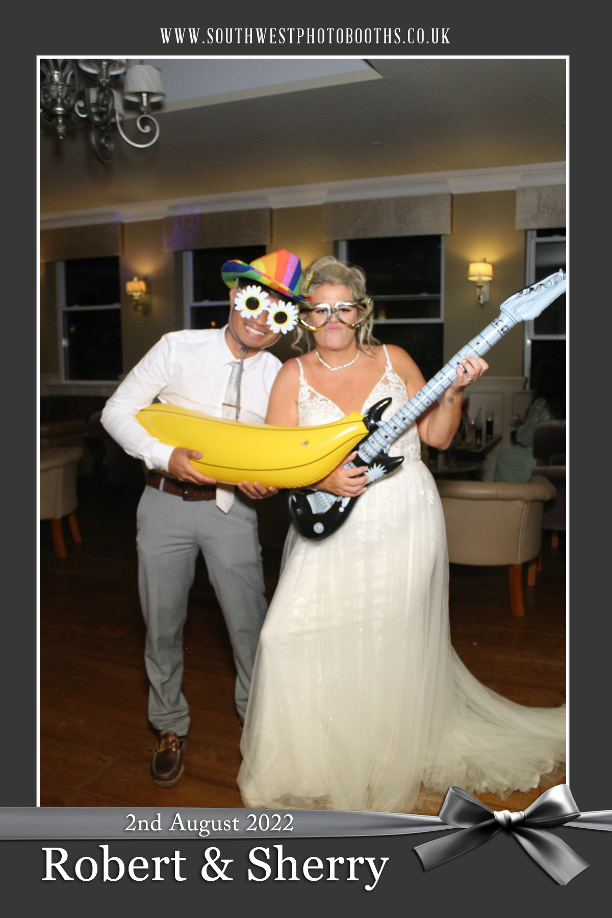 Robert and Sherry | View more photos from the event at gallery.southwestphotobooths.co.uk/u/SWPB/Robert-and-Sherry
