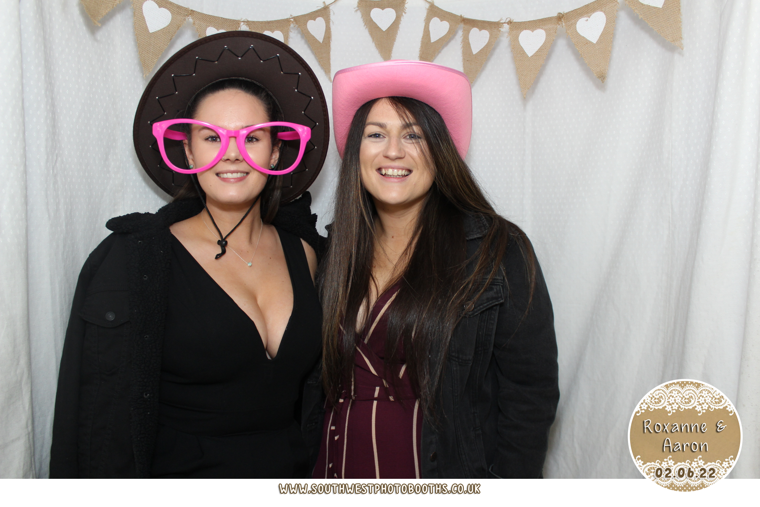 Roxanne & Aaron | View more photos from the event at gallery.southwestphotobooths.co.uk/u/SWPB/Roxanne-Aaron