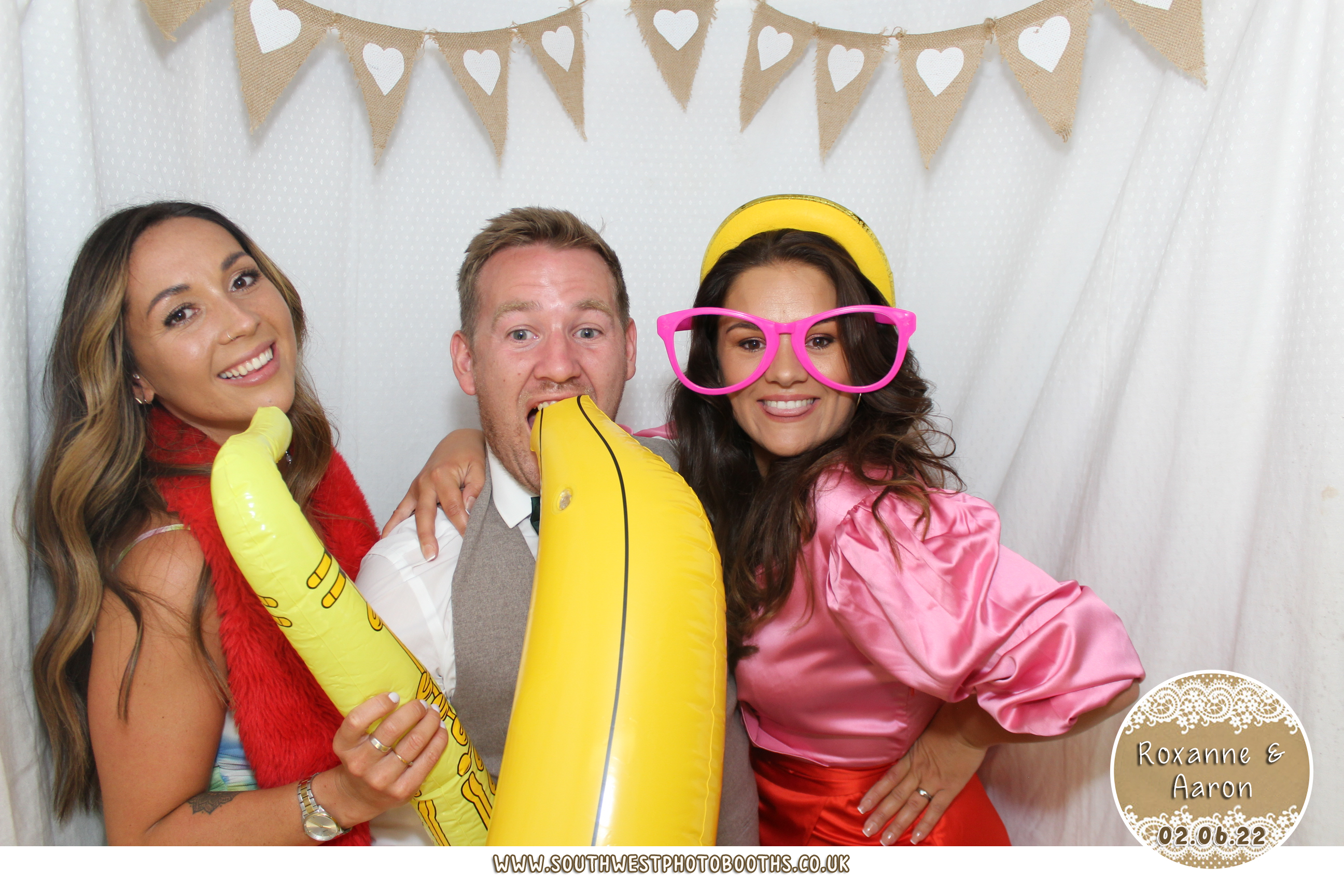Roxanne & Aaron | View more photos from the event at gallery.southwestphotobooths.co.uk/u/SWPB/Roxanne-Aaron