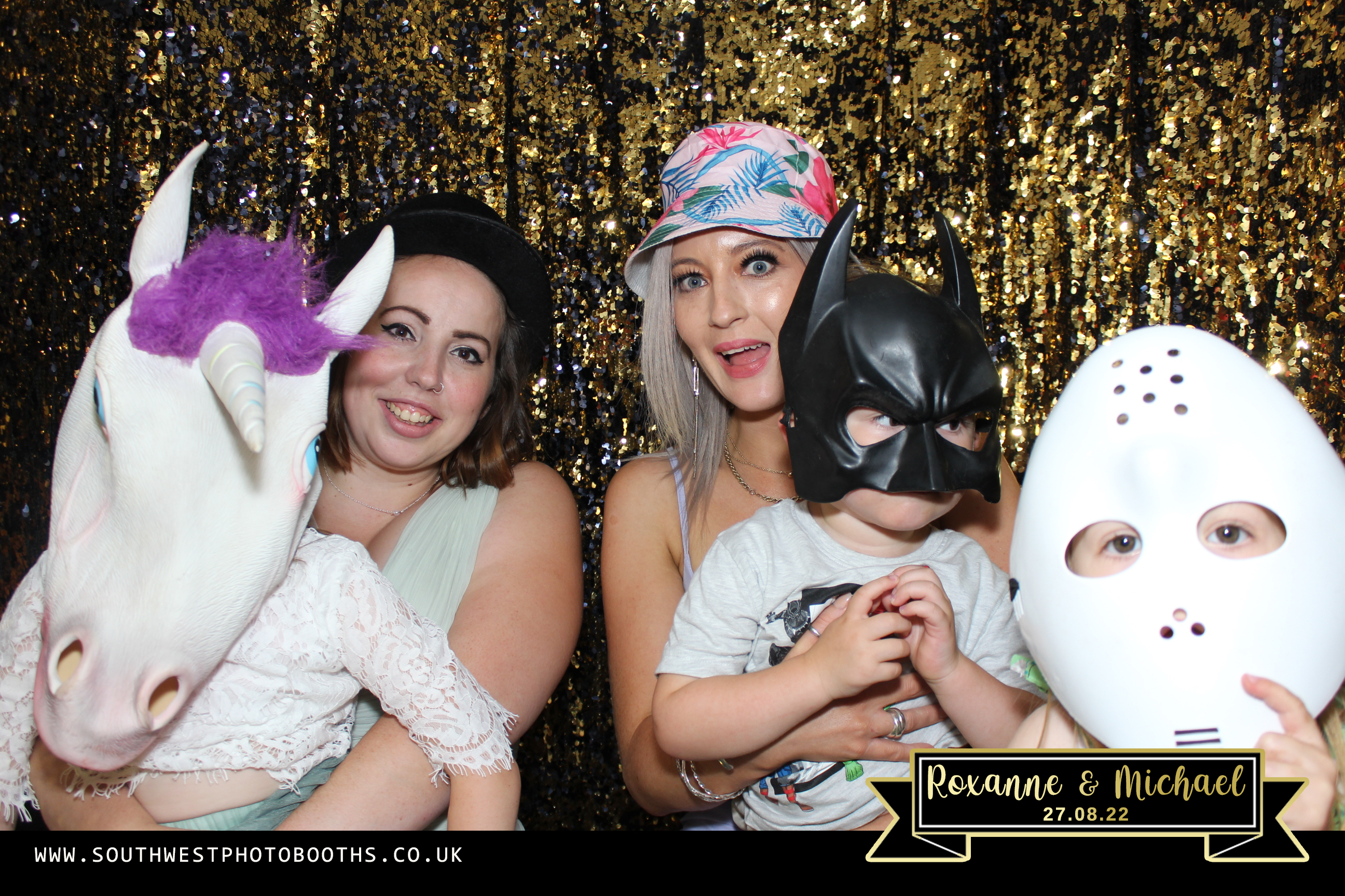 Roxanne and Michael | View more photos from the event at gallery.southwestphotobooths.co.uk/u/SWPB/Roxanne-and-Michael