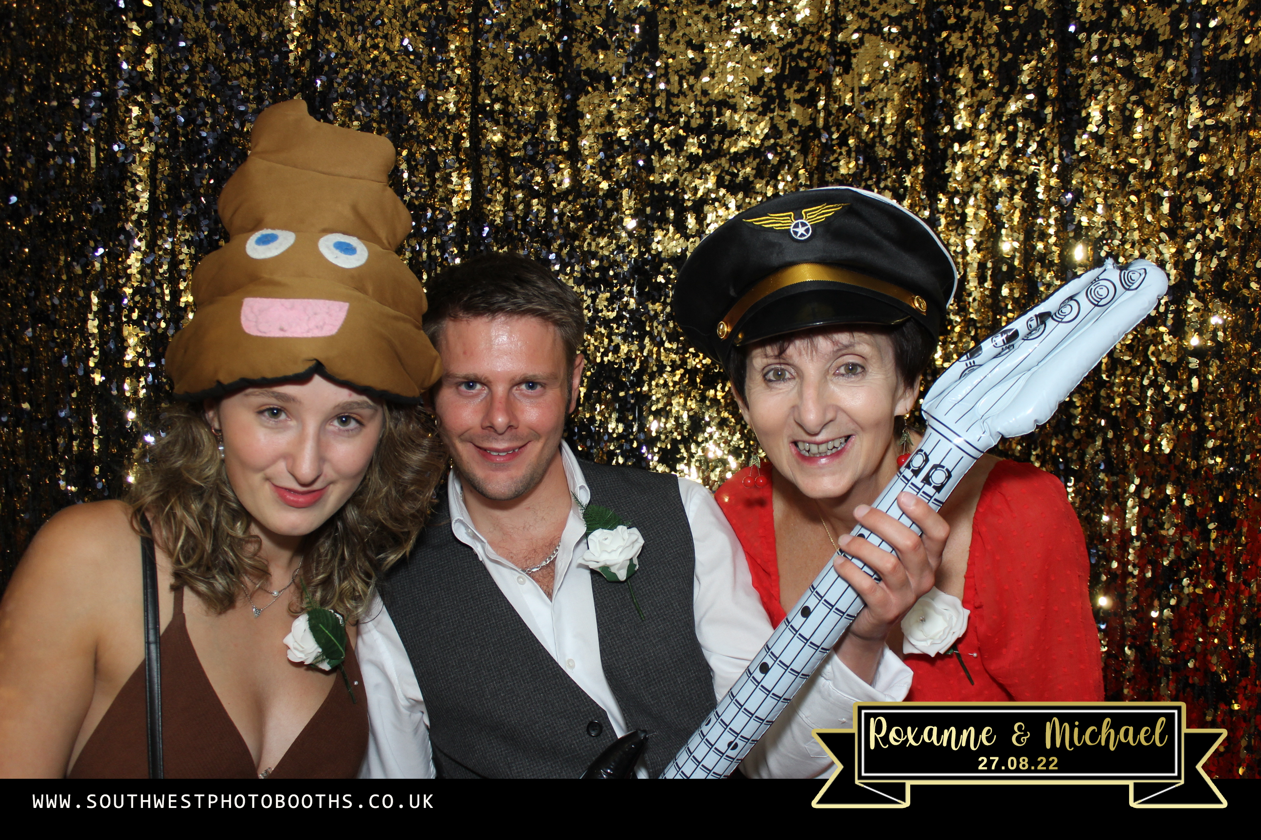 Roxanne and Michael | View more photos from the event at gallery.southwestphotobooths.co.uk/u/SWPB/Roxanne-and-Michael