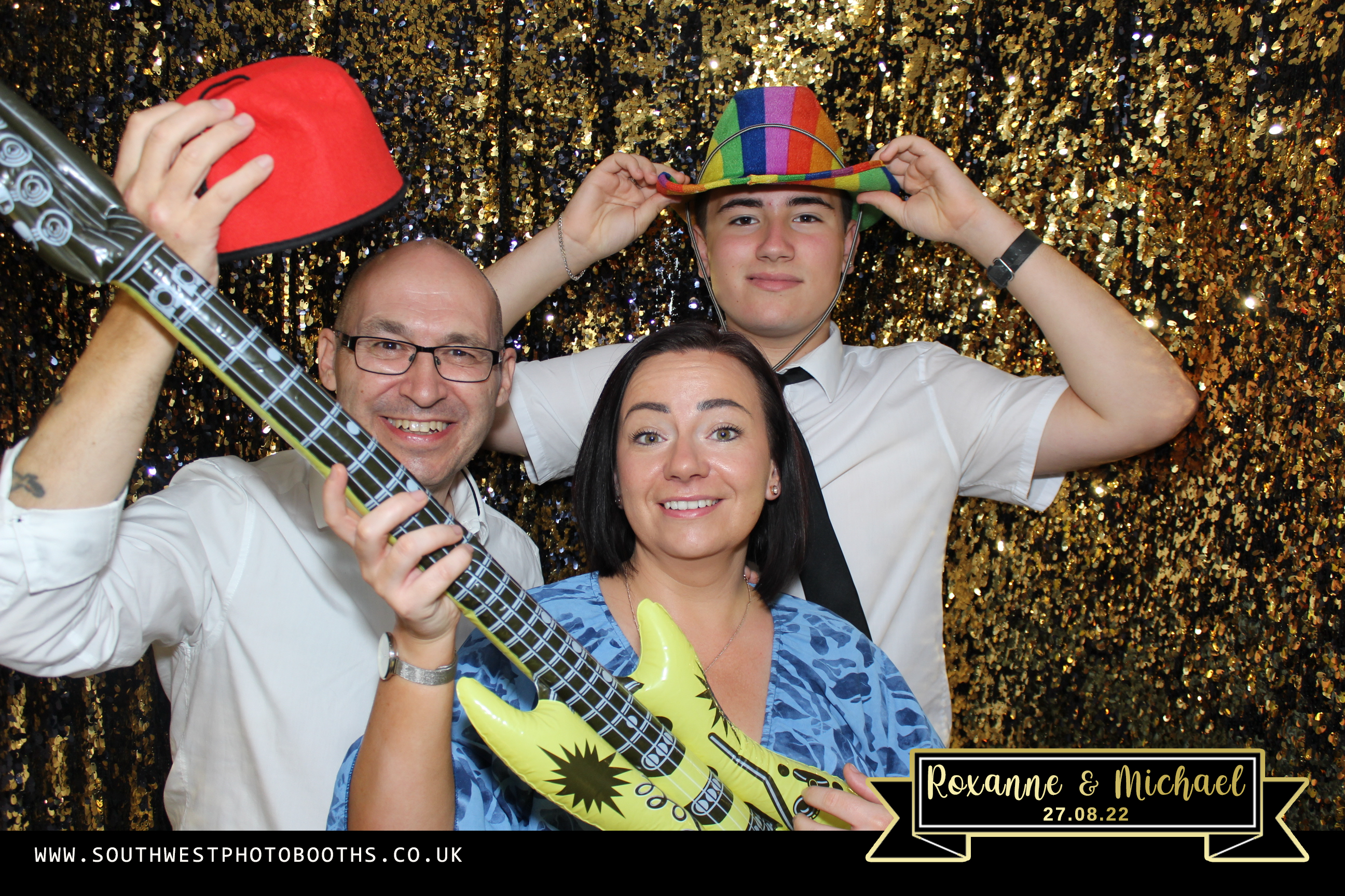 Roxanne and Michael | View more photos from the event at gallery.southwestphotobooths.co.uk/u/SWPB/Roxanne-and-Michael