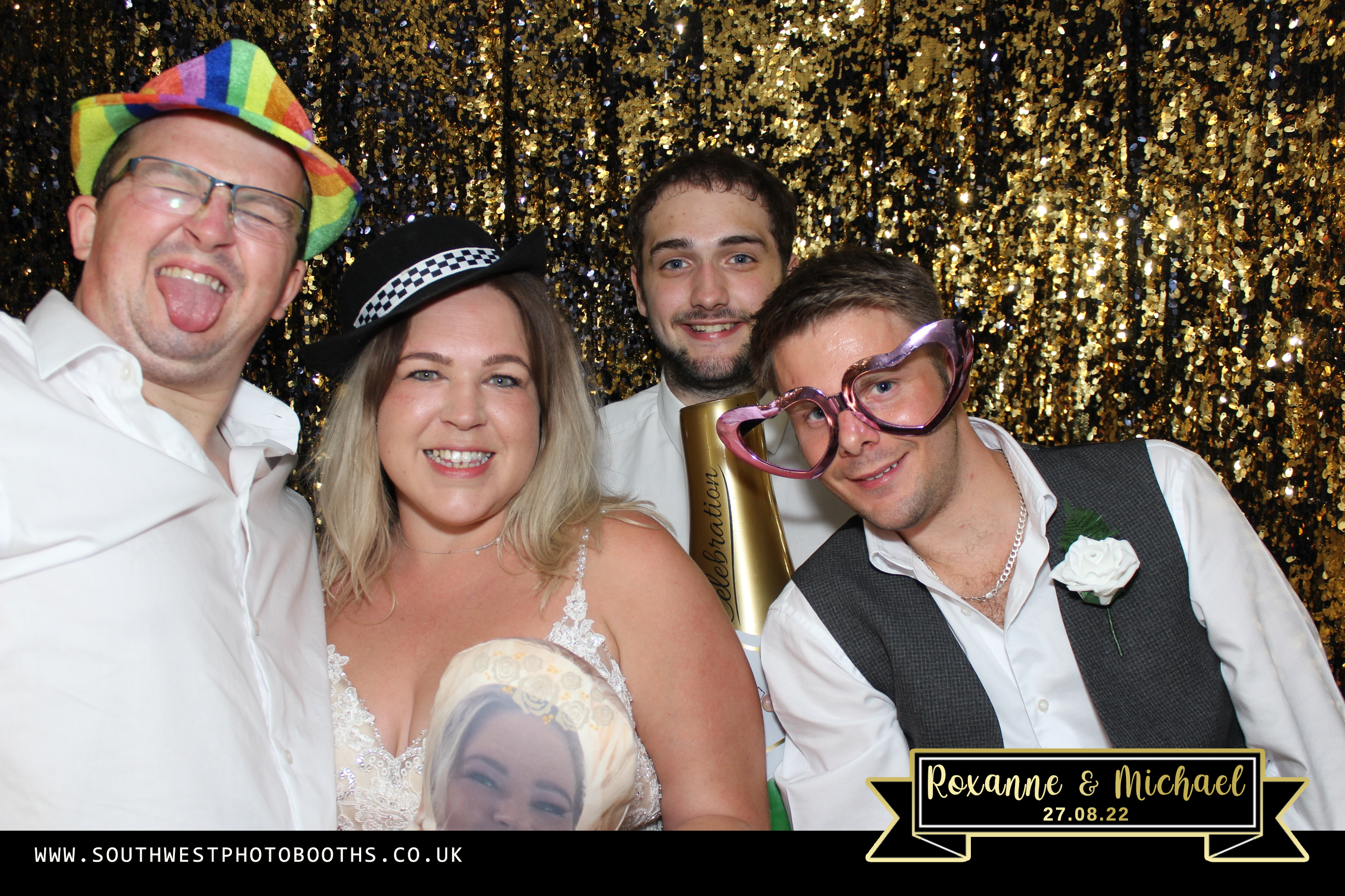 Roxanne and Michael | View more photos from the event at gallery.southwestphotobooths.co.uk/u/SWPB/Roxanne-and-Michael