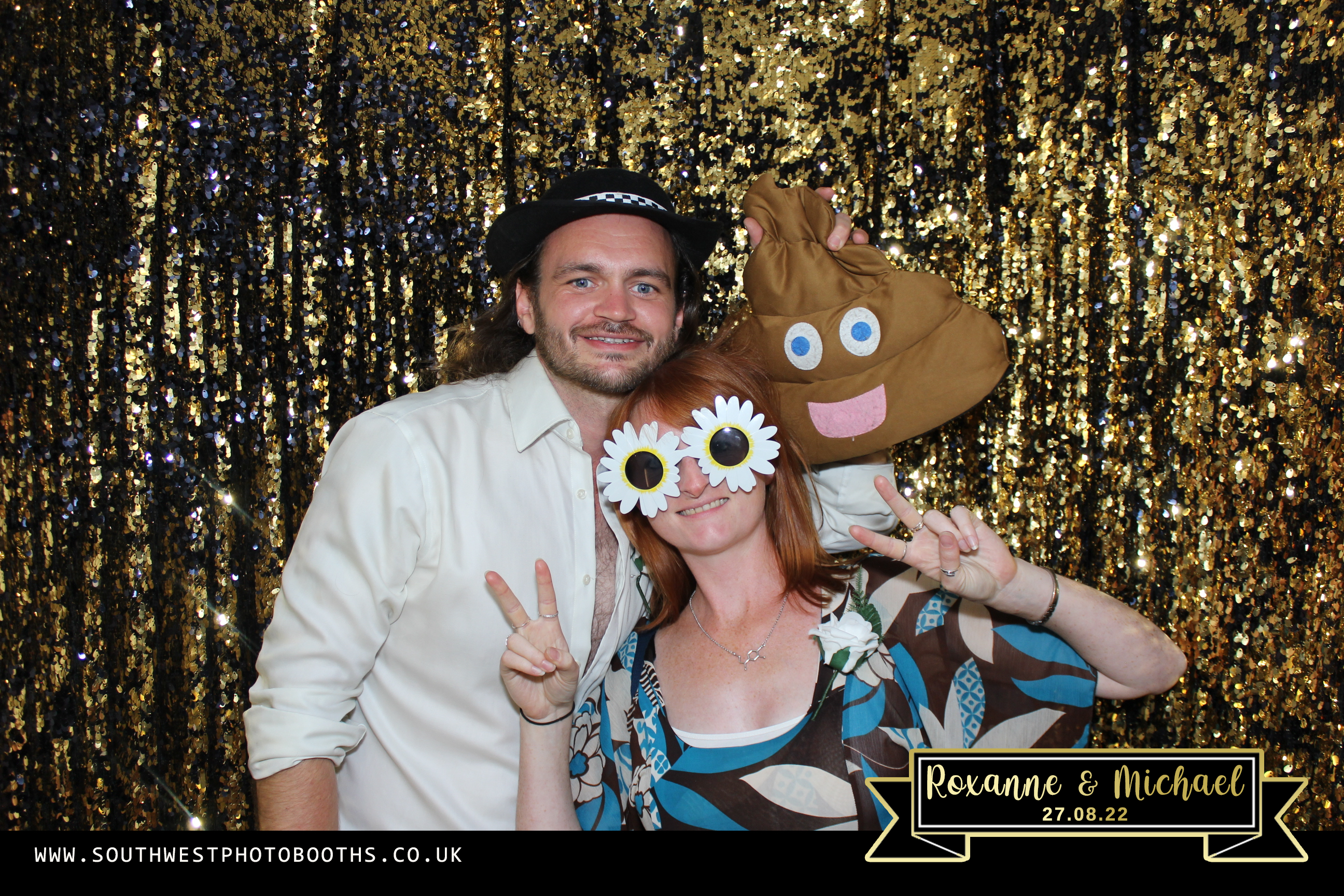 Roxanne and Michael | View more photos from the event at gallery.southwestphotobooths.co.uk/u/SWPB/Roxanne-and-Michael