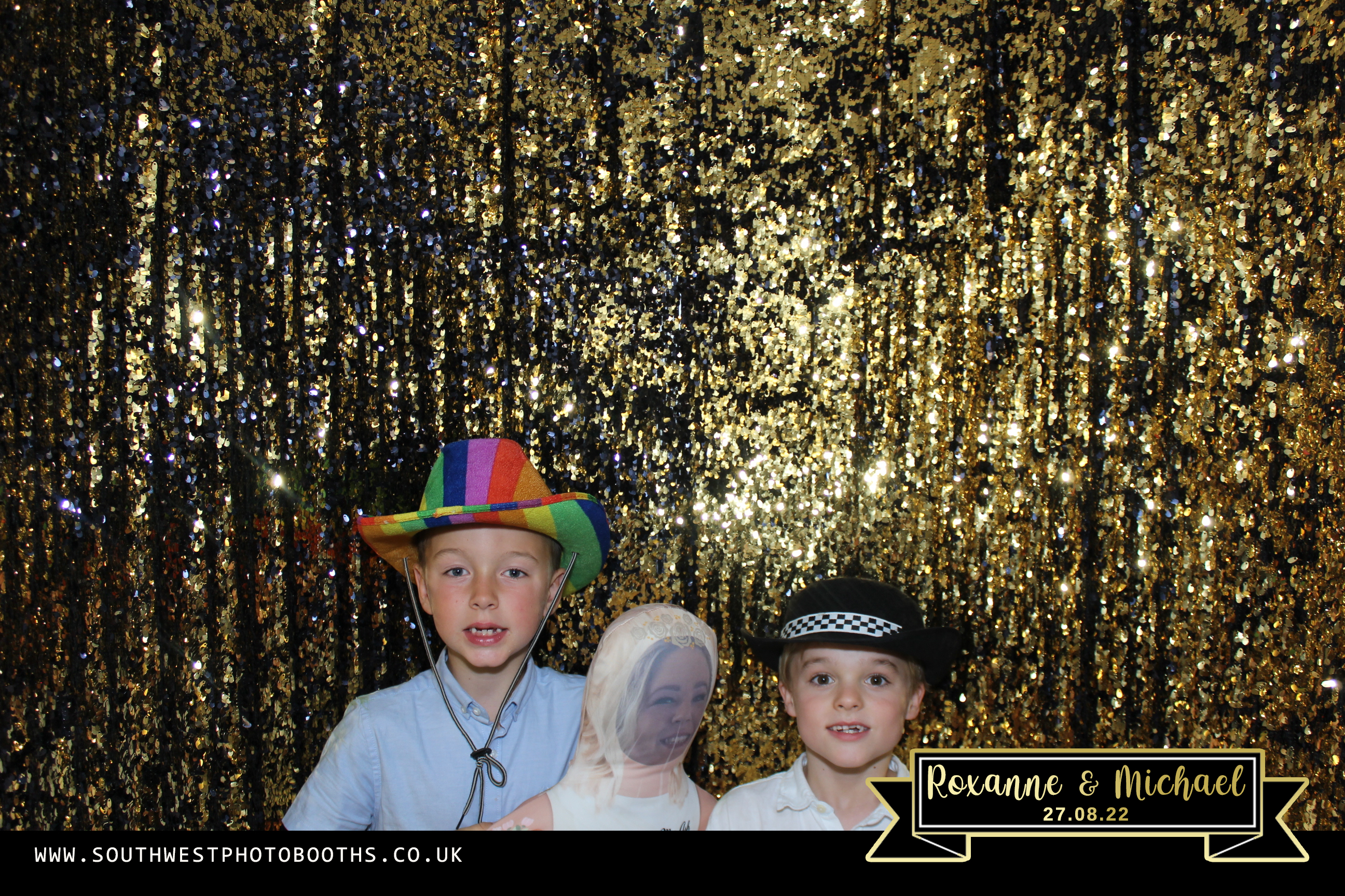 Roxanne and Michael | View more photos from the event at gallery.southwestphotobooths.co.uk/u/SWPB/Roxanne-and-Michael