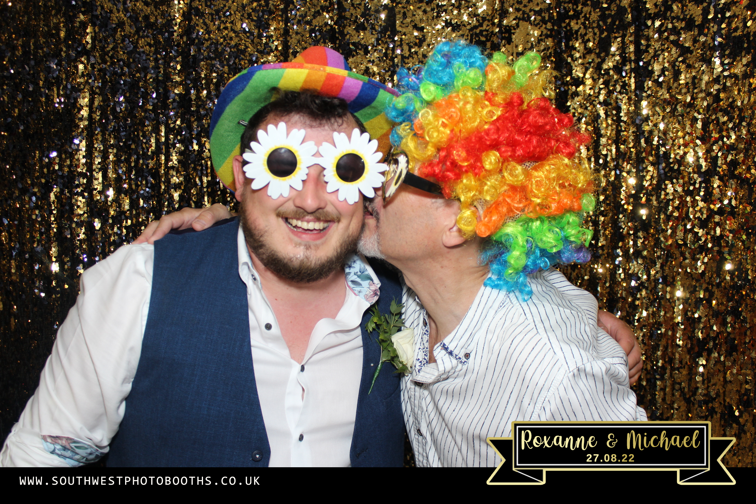 Roxanne and Michael | View more photos from the event at gallery.southwestphotobooths.co.uk/u/SWPB/Roxanne-and-Michael