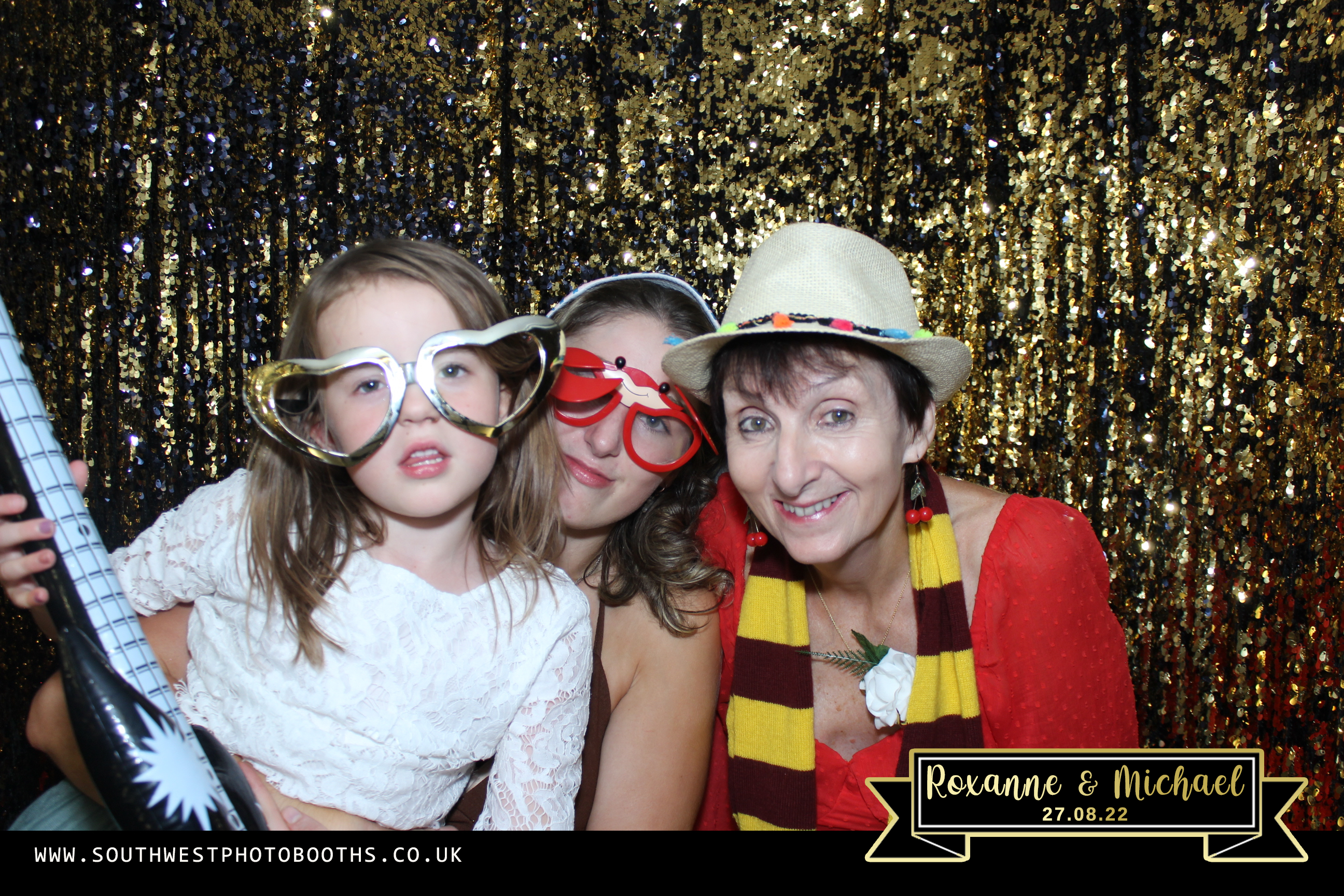 Roxanne and Michael | View more photos from the event at gallery.southwestphotobooths.co.uk/u/SWPB/Roxanne-and-Michael