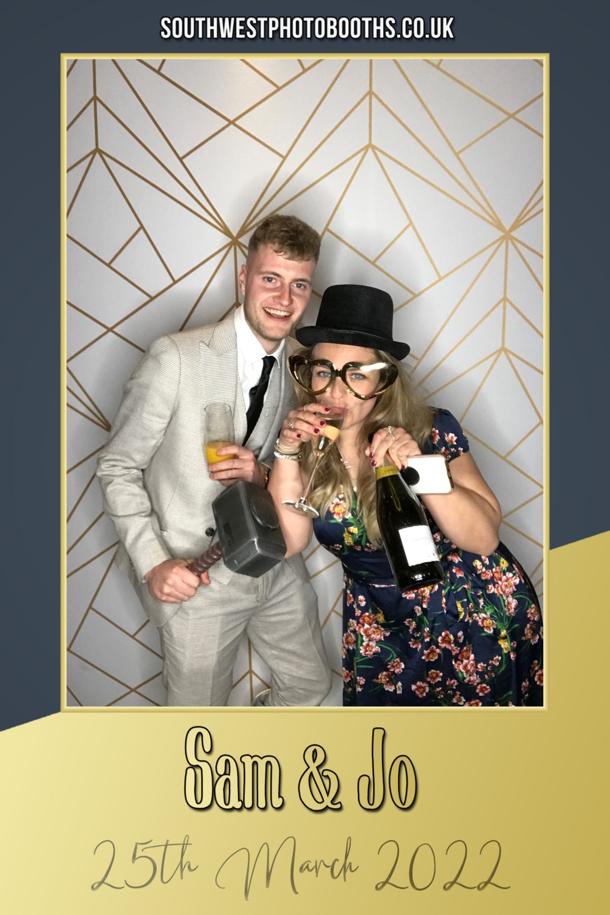 Sam & Jo | View more photos from the event at gallery.southwestphotobooths.co.uk/u/SWPB/Sam-Jo