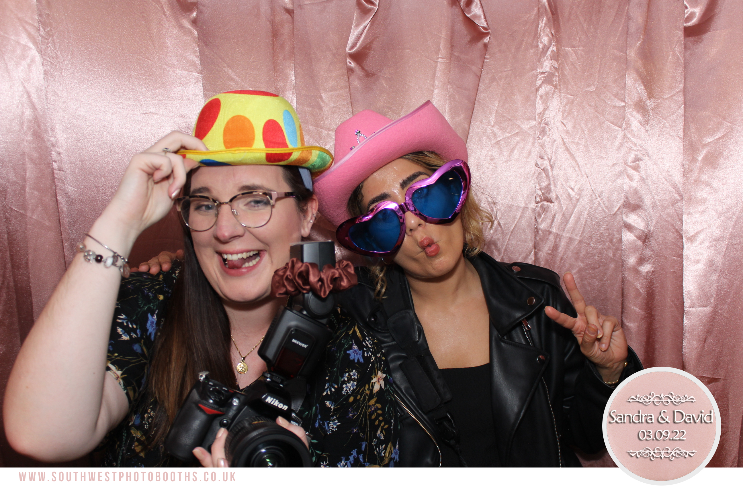 Sandra and David | View more photos from the event at gallery.southwestphotobooths.co.uk/u/SWPB/Sandra-and-David