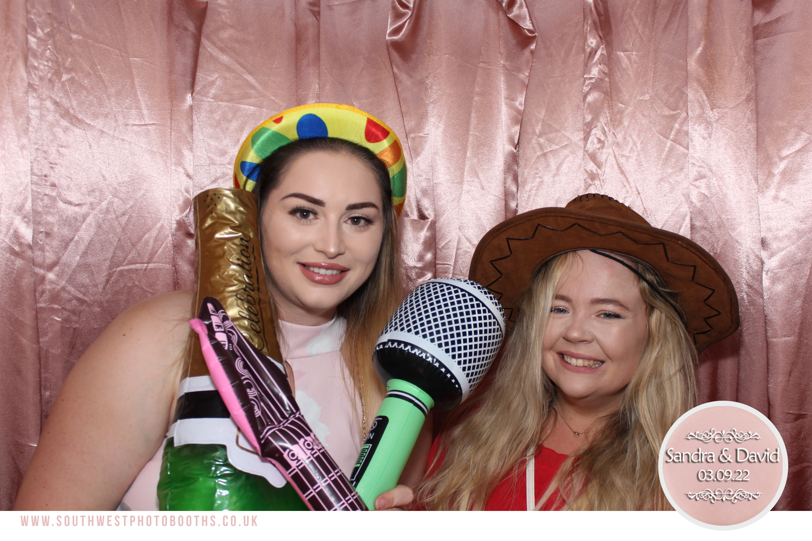 Sandra and David | View more photos from the event at gallery.southwestphotobooths.co.uk/u/SWPB/Sandra-and-David