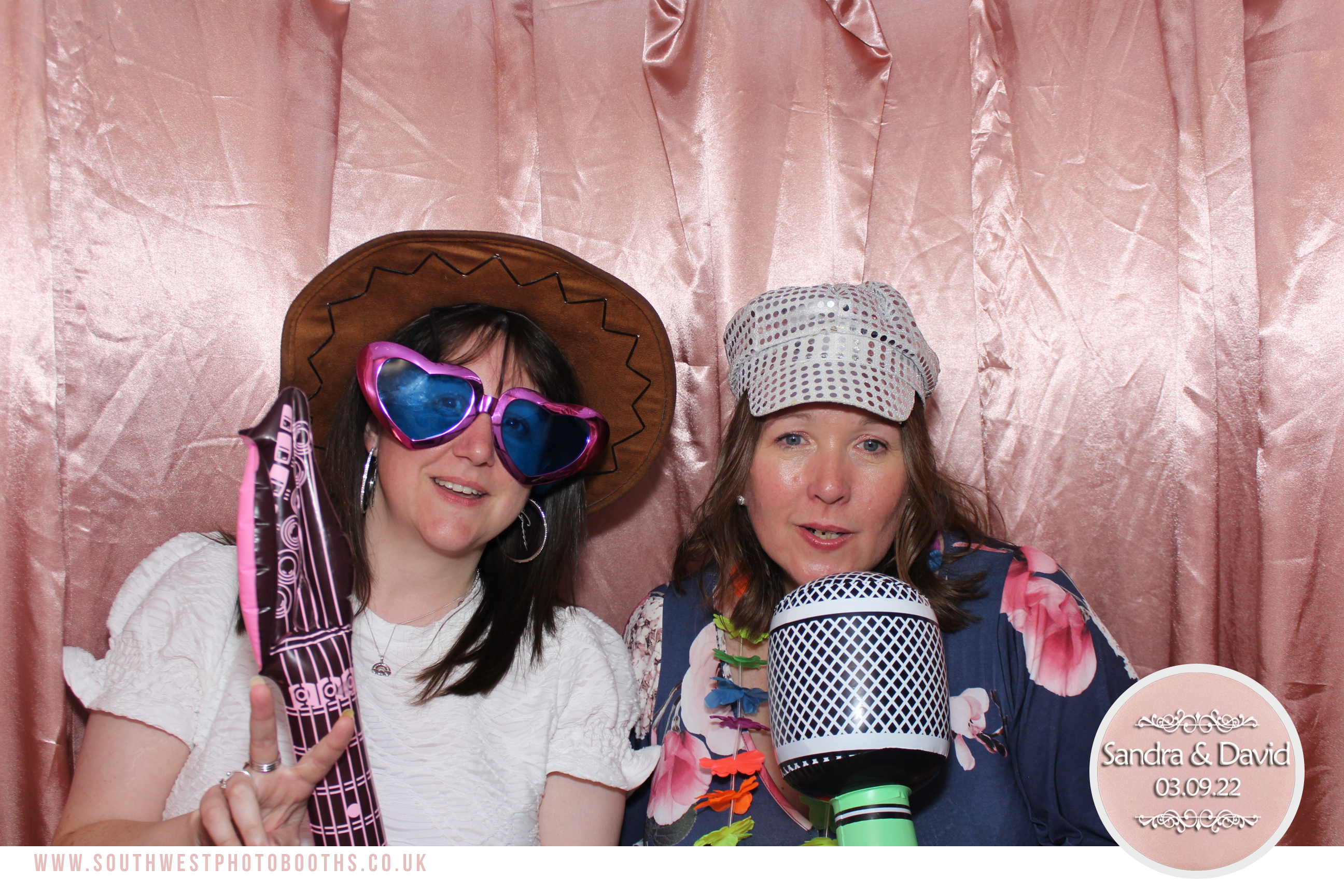 Sandra and David | View more photos from the event at gallery.southwestphotobooths.co.uk/u/SWPB/Sandra-and-David