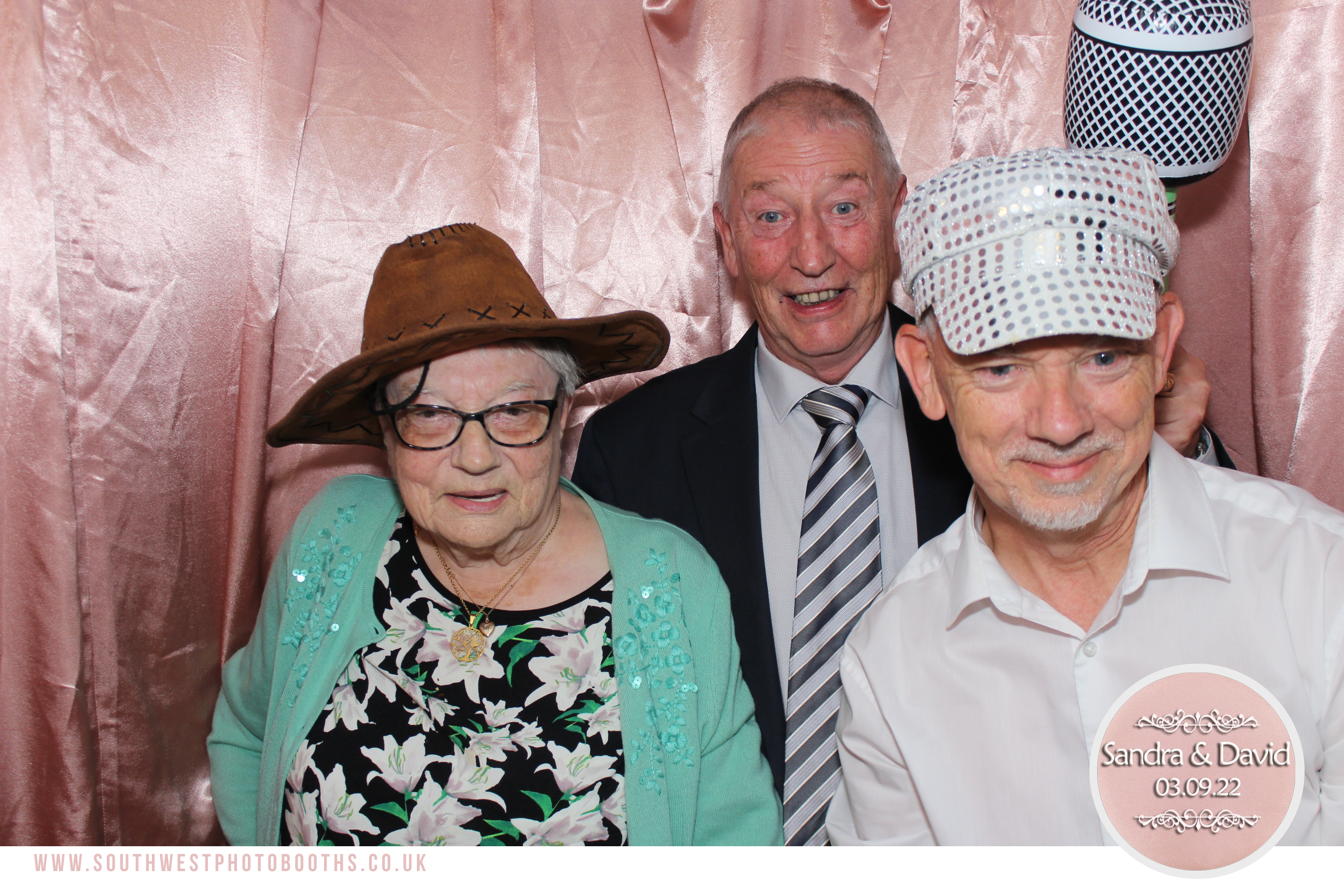 Sandra and David | View more photos from the event at gallery.southwestphotobooths.co.uk/u/SWPB/Sandra-and-David