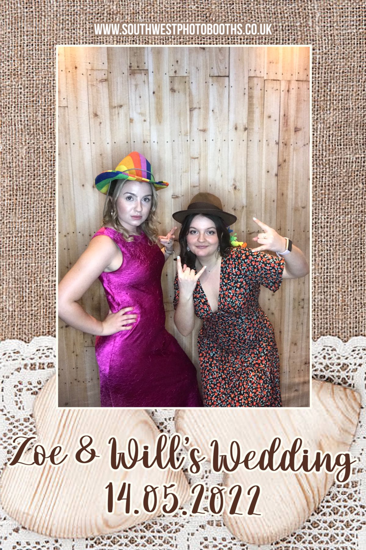 Zoe and Will | View more photos from the event at gallery.southwestphotobooths.co.uk/u/SWPB/Zoe-and-Will