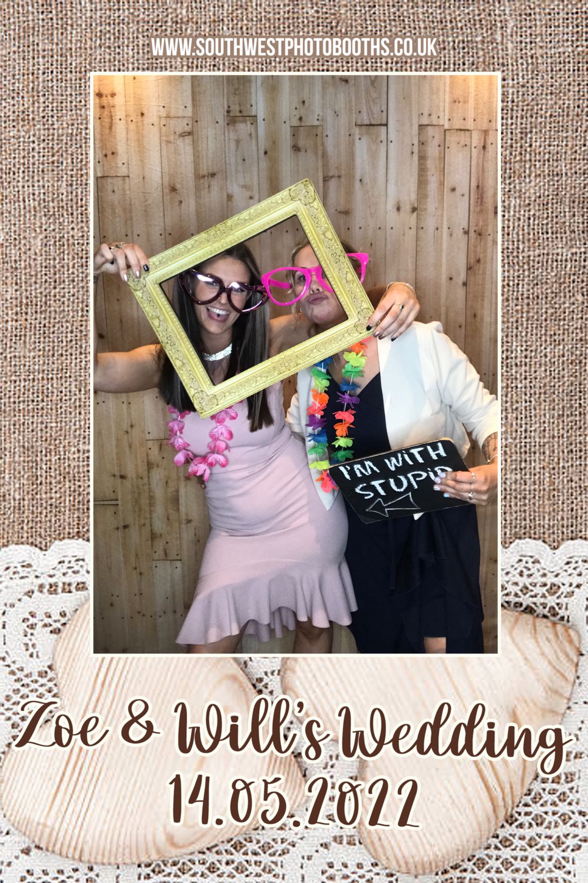 Zoe and Will | View more photos from the event at gallery.southwestphotobooths.co.uk/u/SWPB/Zoe-and-Will