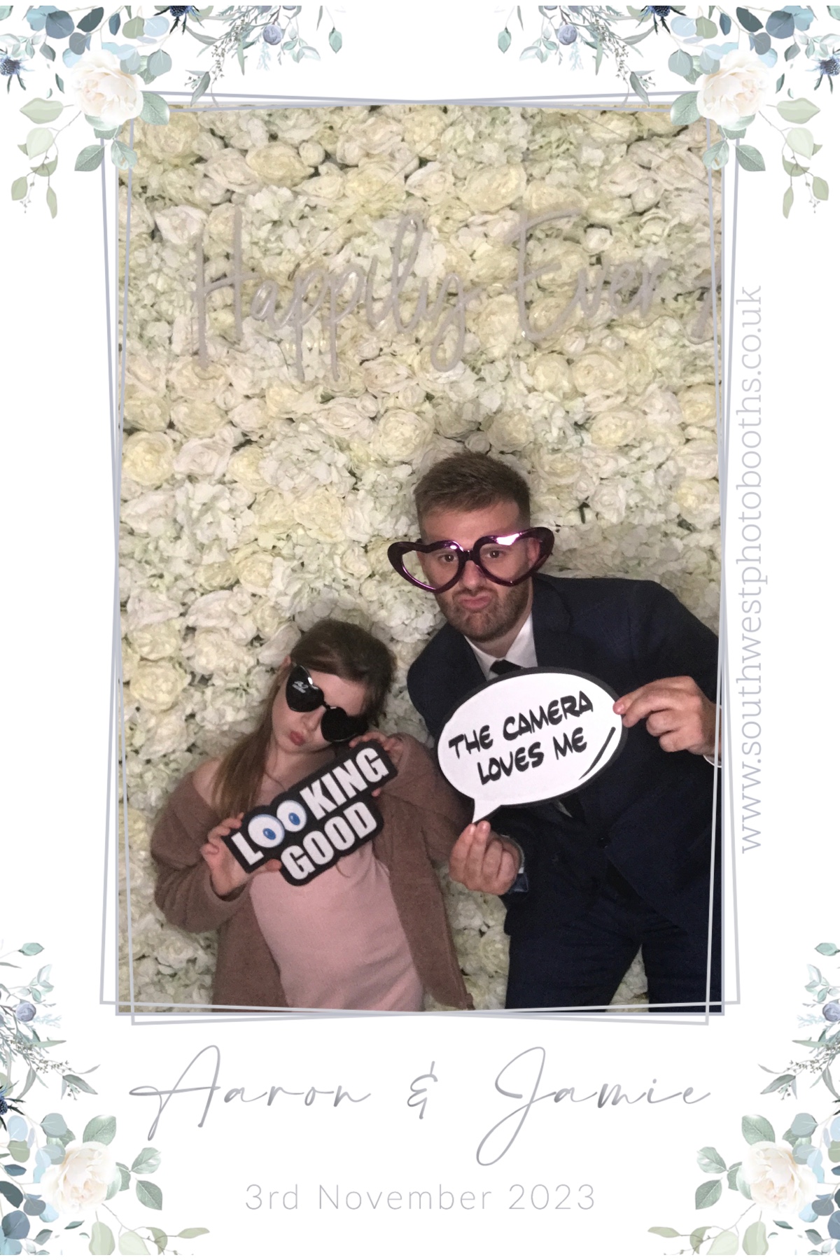 Aaron and Jamie | View more photos from the event at gallery.southwestphotobooths.co.uk/u/SWPB/Aaron-and-Jamie