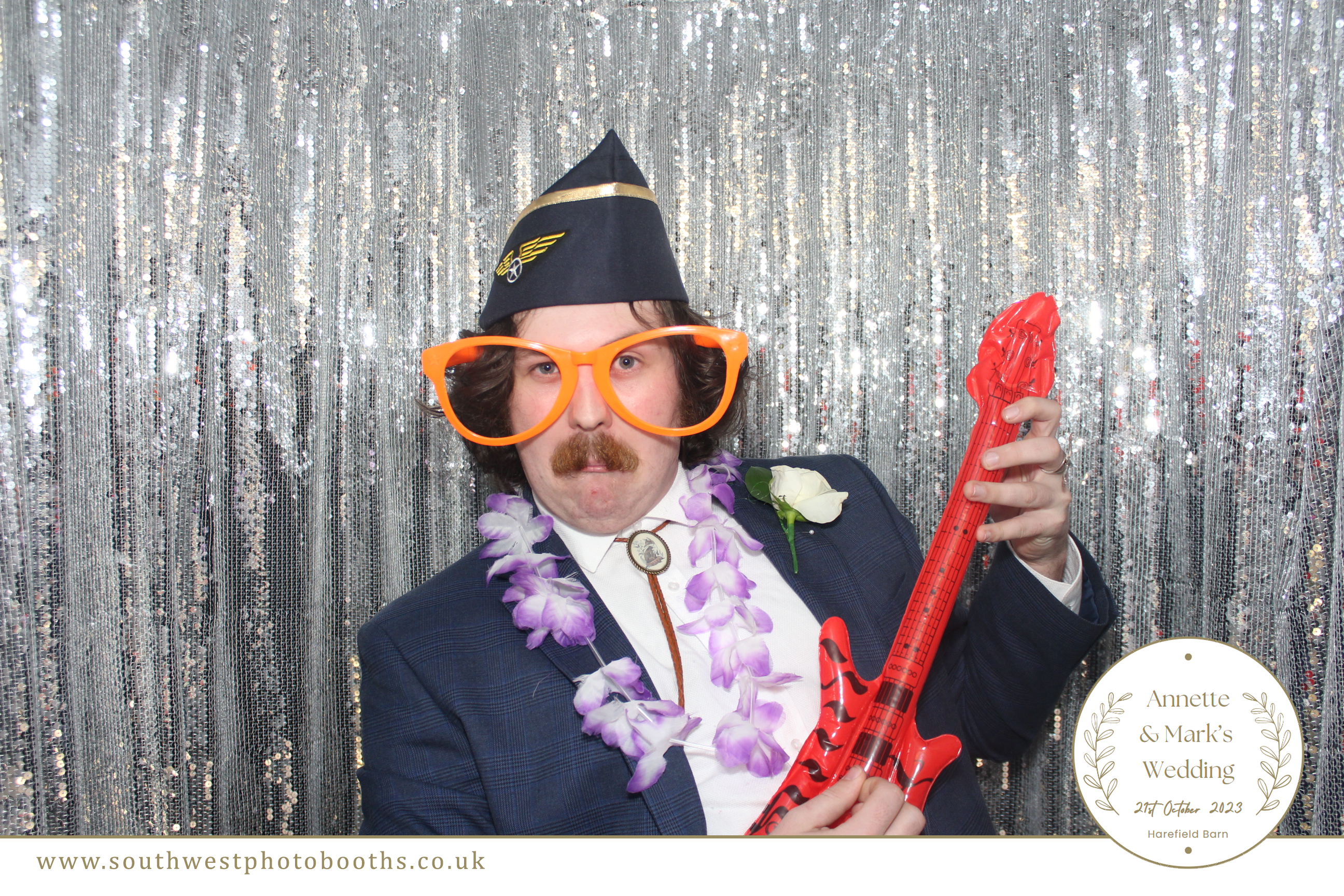 Annette & Mark | View more photos from the event at gallery.southwestphotobooths.co.uk/u/SWPB/Annette-Mark