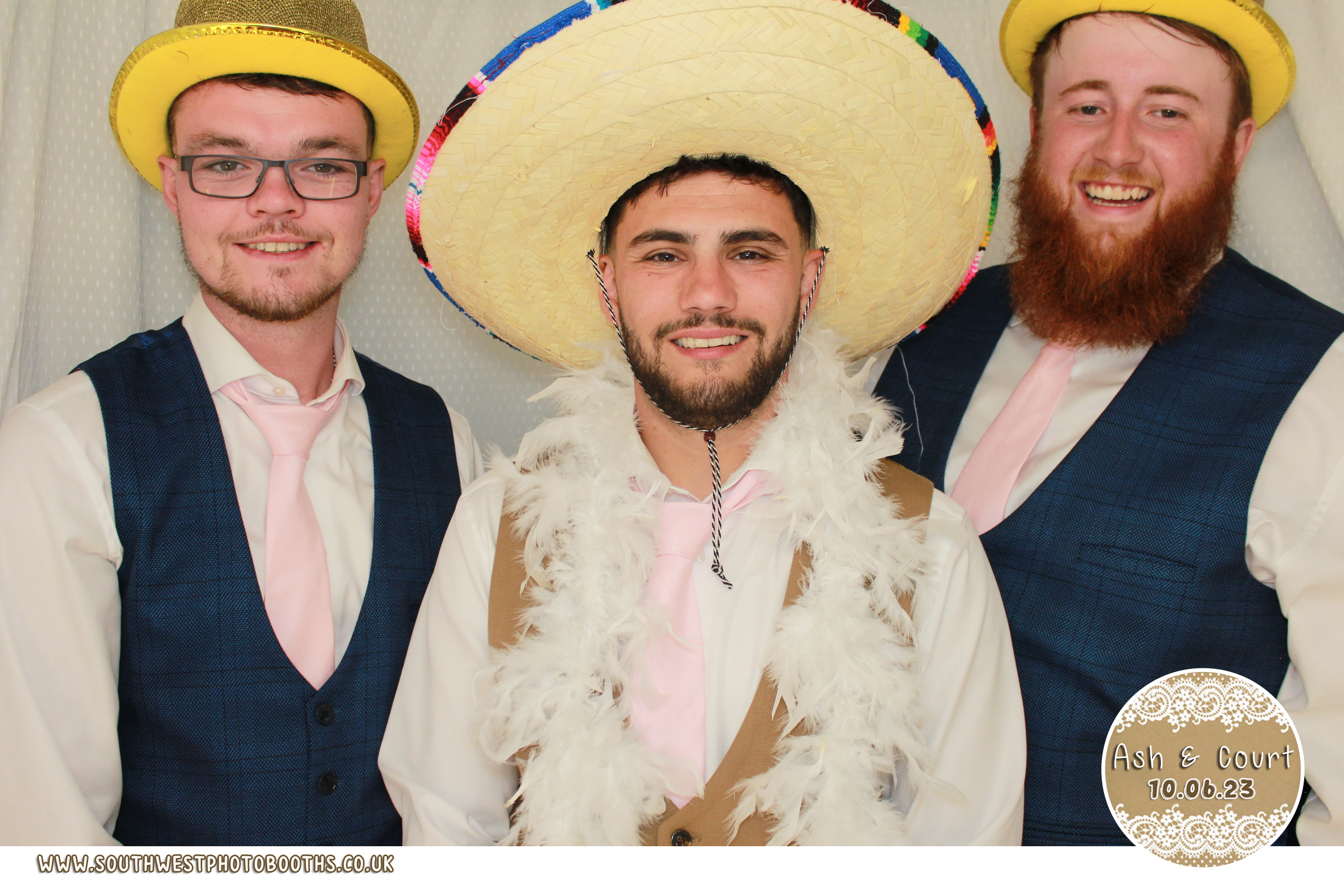 Ash & Court | View more photos from the event at gallery.southwestphotobooths.co.uk/u/SWPB/Ash-Court