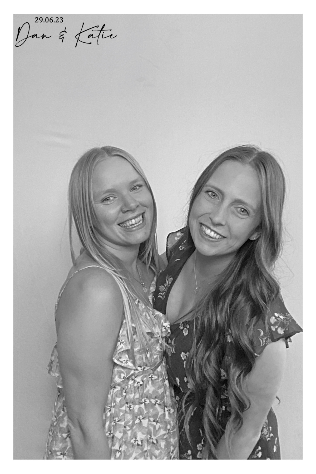 Dan & Katie | View more photos from the event at gallery.southwestphotobooths.co.uk/u/SWPB/Dan-Katie