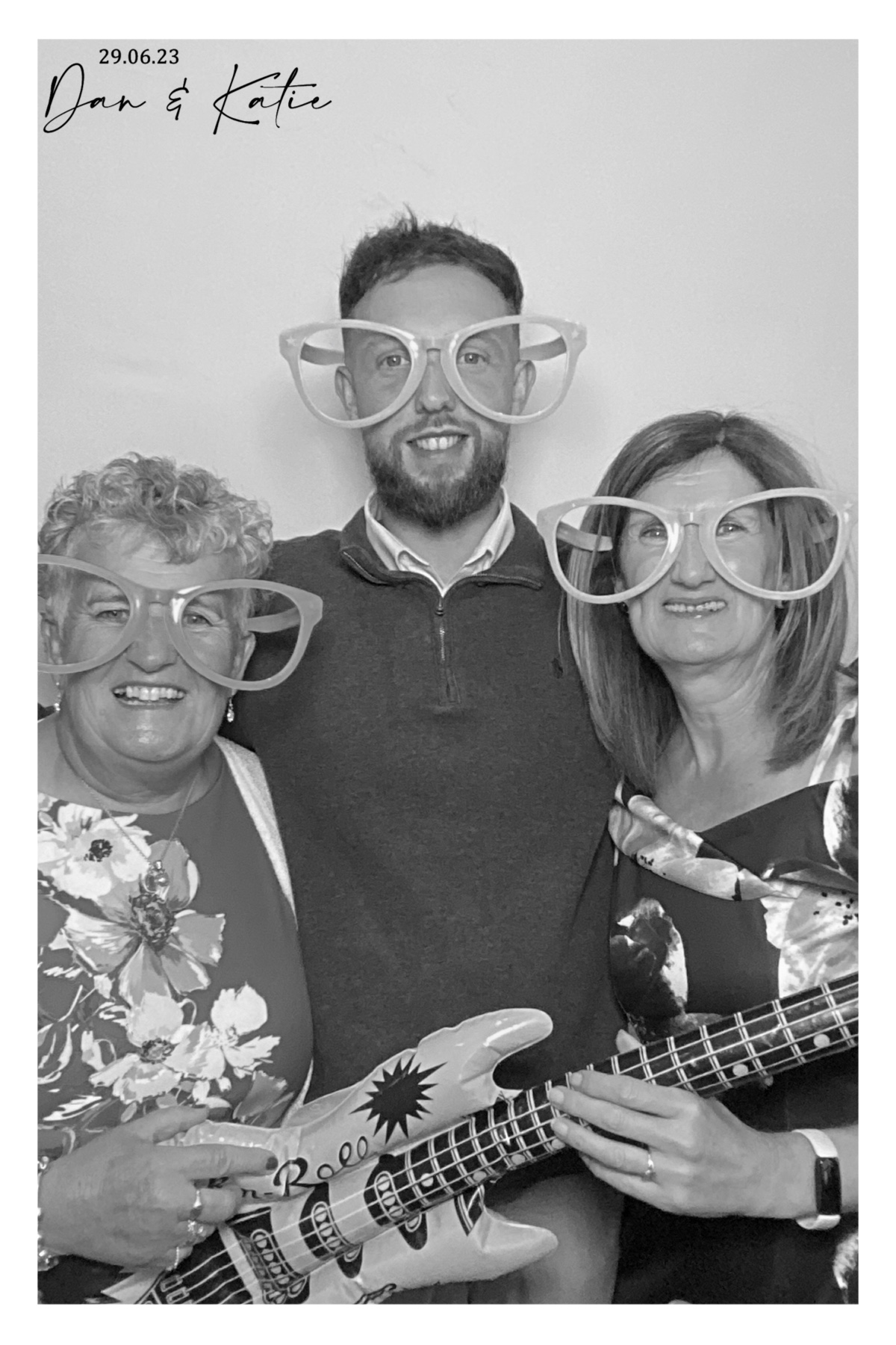 Dan & Katie | View more photos from the event at gallery.southwestphotobooths.co.uk/u/SWPB/Dan-Katie