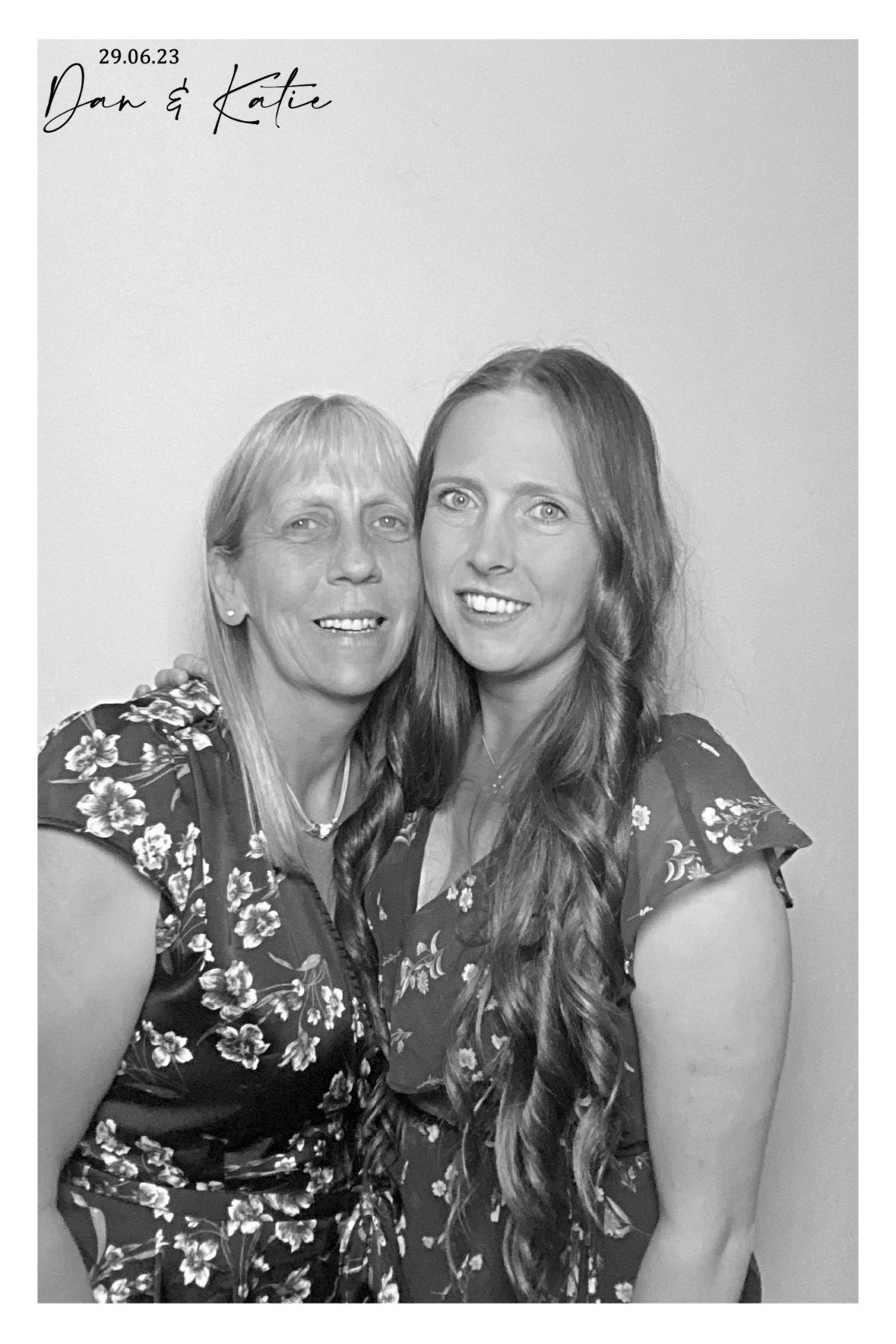 Dan & Katie | View more photos from the event at gallery.southwestphotobooths.co.uk/u/SWPB/Dan-Katie