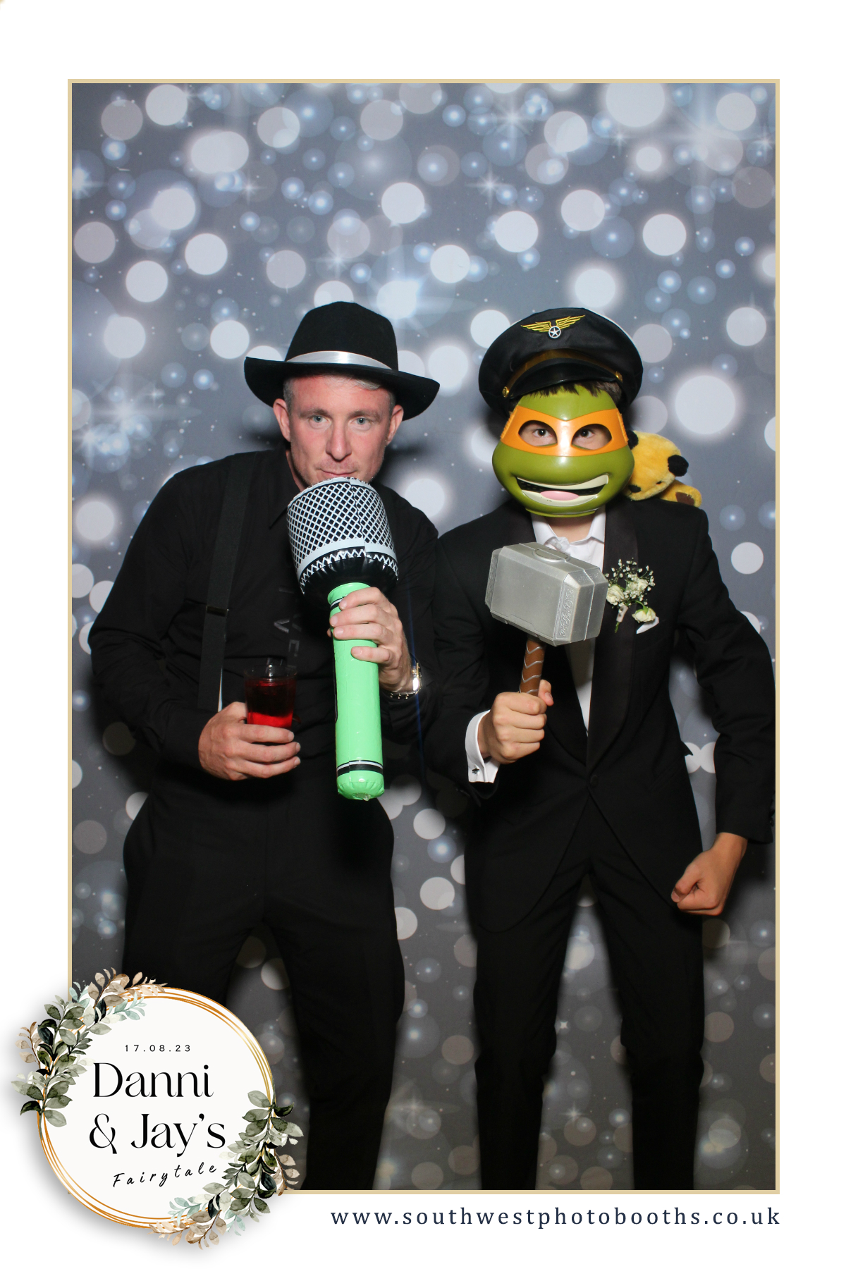 Danni and Jay’s Fairytale | View more photos from the event at gallery.southwestphotobooths.co.uk/u/SWPB/Danni-and-Jay’s-Fairytale
