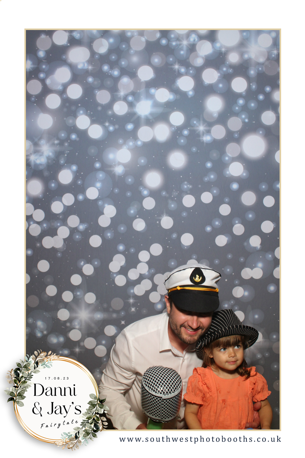 Danni and Jay’s Fairytale | View more photos from the event at gallery.southwestphotobooths.co.uk/u/SWPB/Danni-and-Jay’s-Fairytale