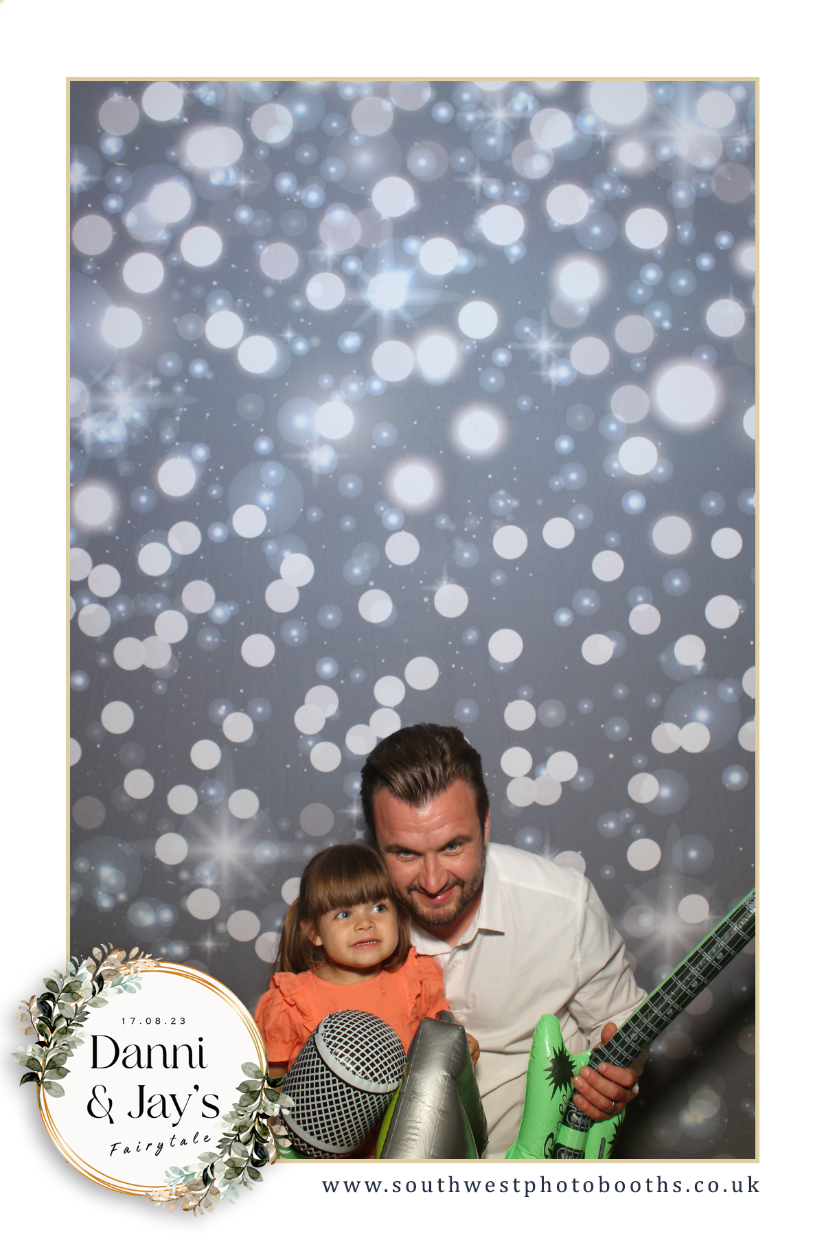 Danni and Jay’s Fairytale | View more photos from the event at gallery.southwestphotobooths.co.uk/u/SWPB/Danni-and-Jay’s-Fairytale