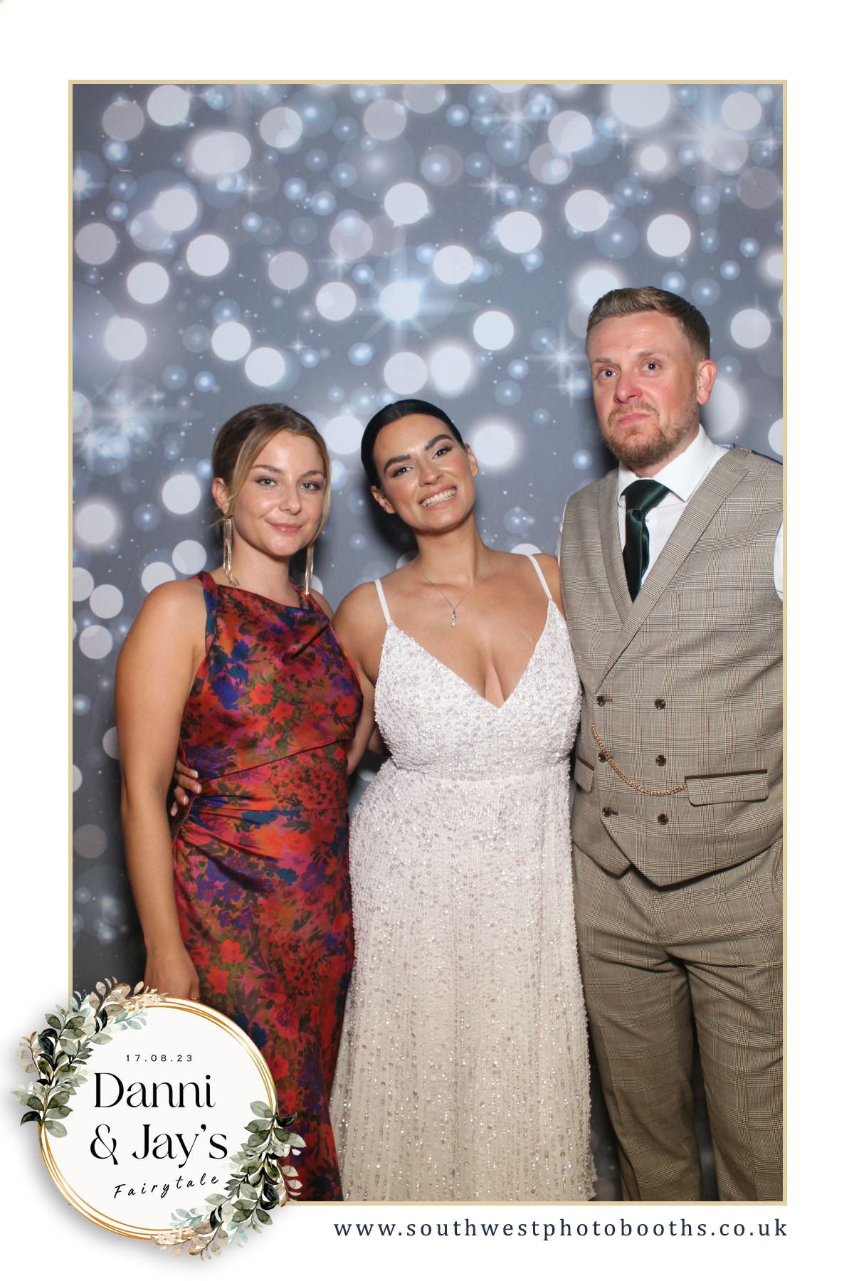 Danni and Jay’s Fairytale | View more photos from the event at gallery.southwestphotobooths.co.uk/u/SWPB/Danni-and-Jay’s-Fairytale